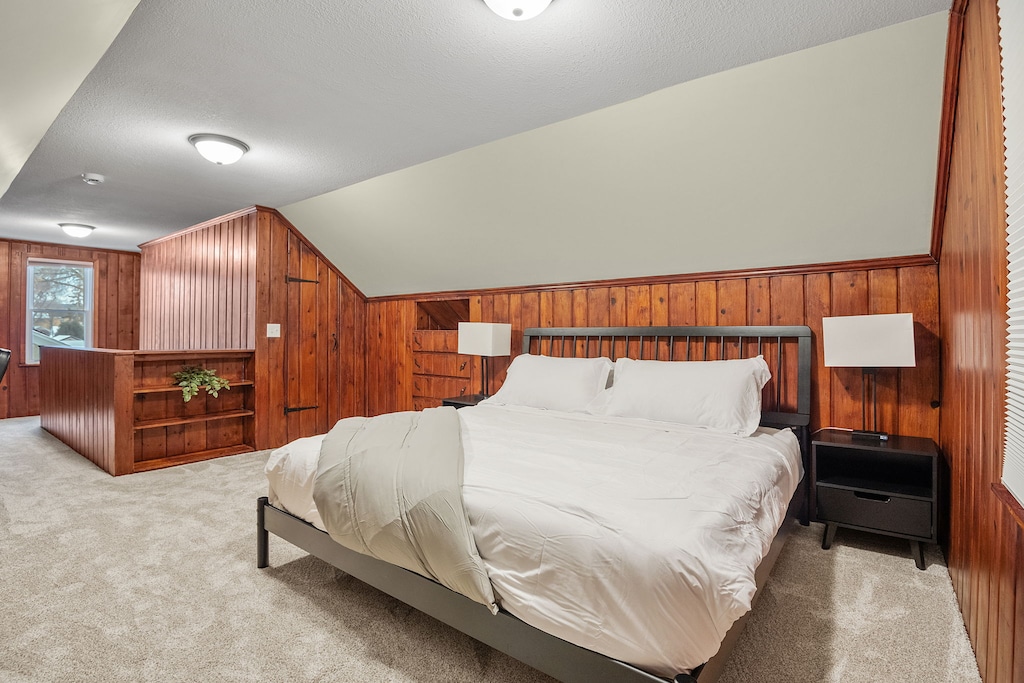 Bedroom 4 - Upper Level Master King