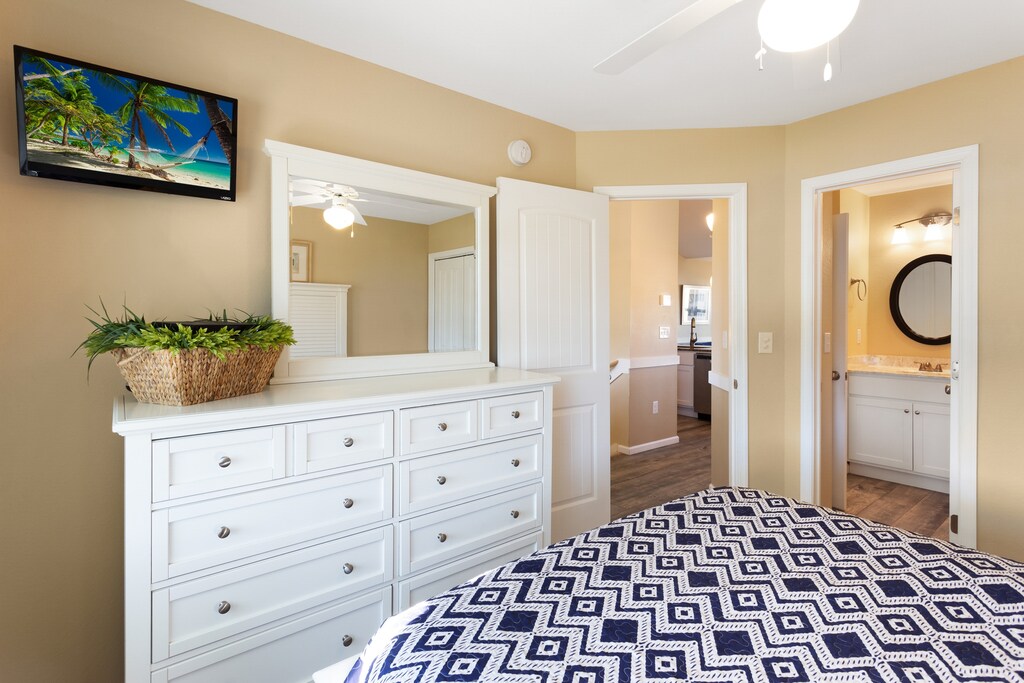 A Queen Bedroom with a semi-private Full Bathroom completes this level, offering comfort and convenience throughout your stay.