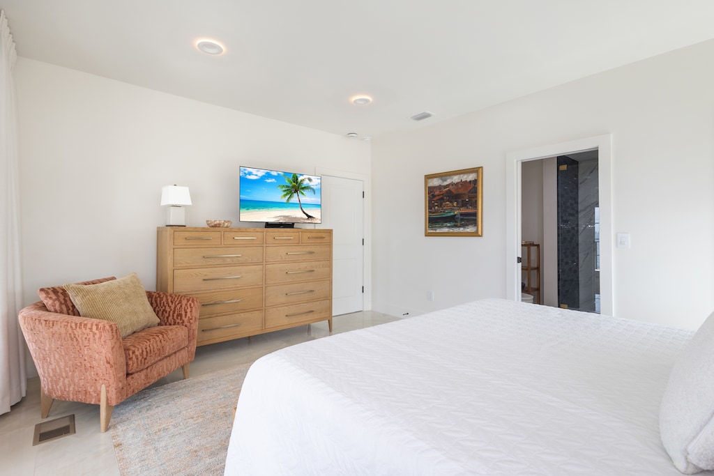 Guest Bedroom with King Size Bed