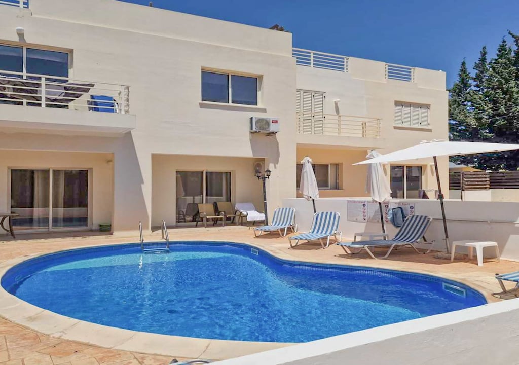 Shared  pool and terrace