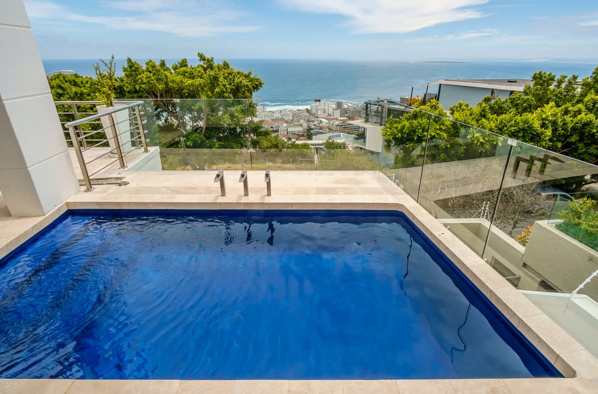 Ocean View Elegance - Majestic villa in Bantry Bay