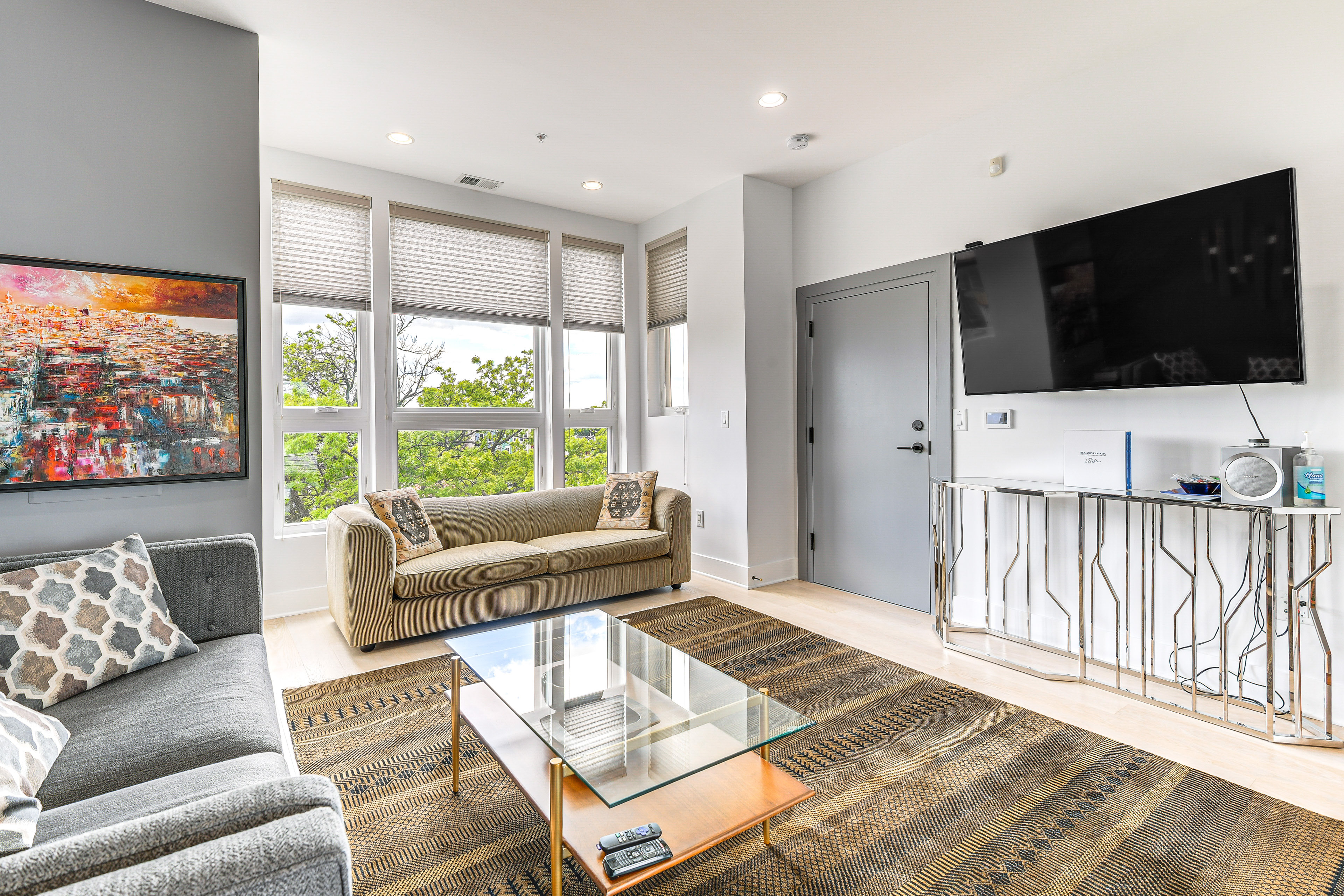 Walkable Columbia Heights Condo w/ Rooftop Deck!