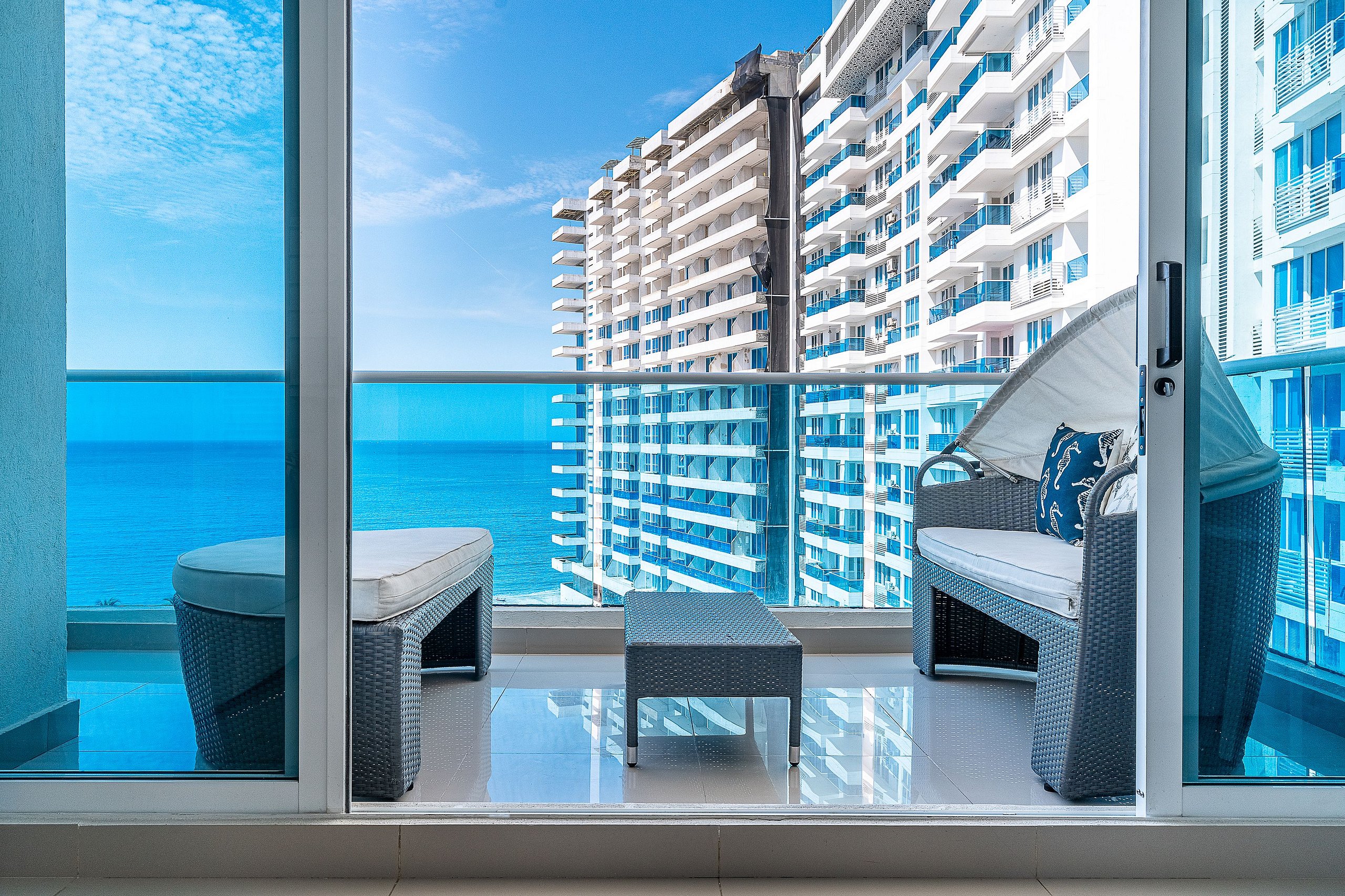 Fantastic 1BR @Reservadelmar with Pool