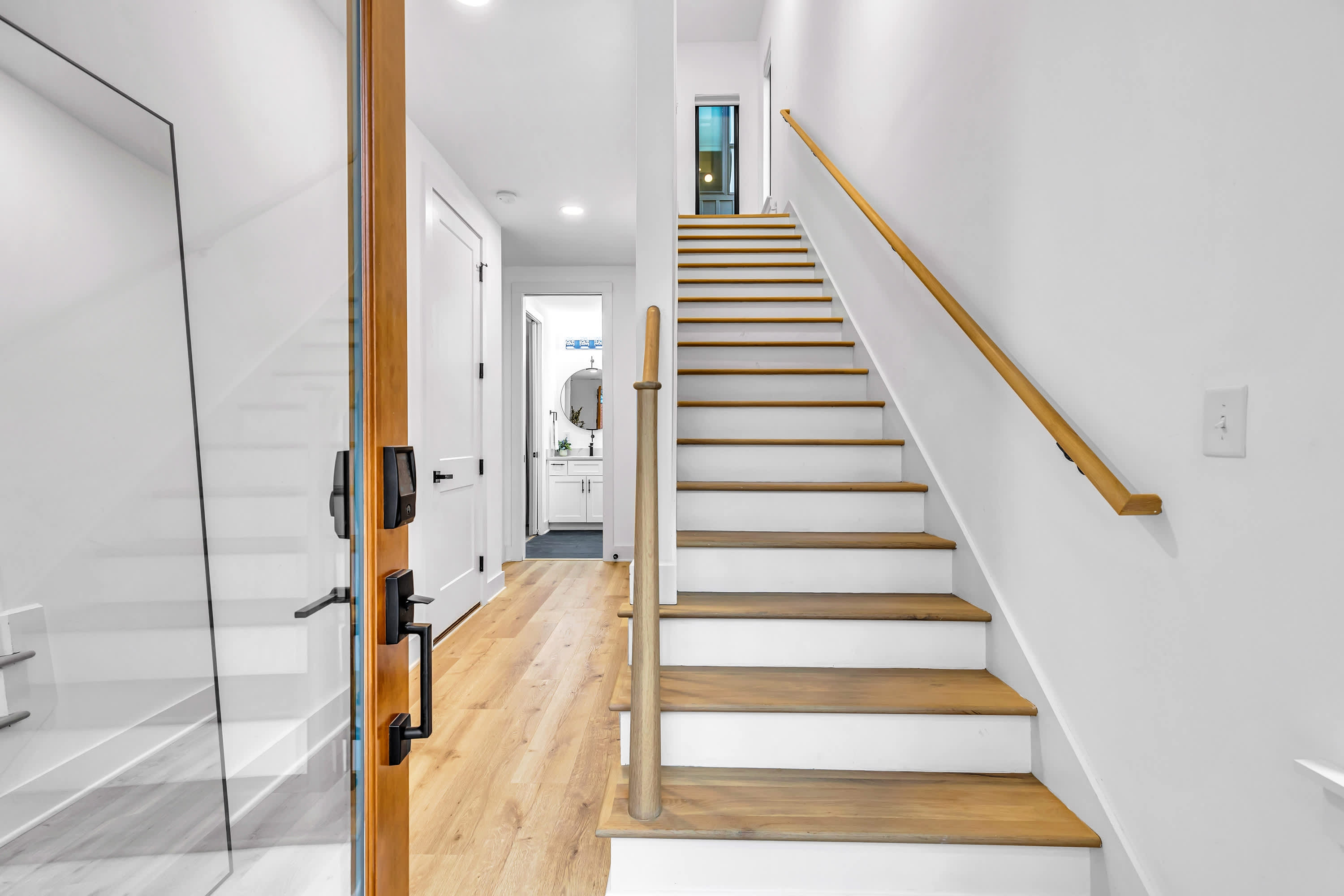 Discover luxury in this stylish entryway to a lavish Nashville retreat, perfect for large groups. Gather in chic rooms and soak up downtown's vibrant energy—ideal for family reunions or corporate retreats. Welcome to your upscale getaway in Music City! Discover luxury in this stylish entryway to a lavish Nashville retreat, perfect for large groups. Gather in chic rooms and soak up downtown's vibrant energy—ideal for family reunions or corporate retreats. Welcome to your upscale getaway in Music City!