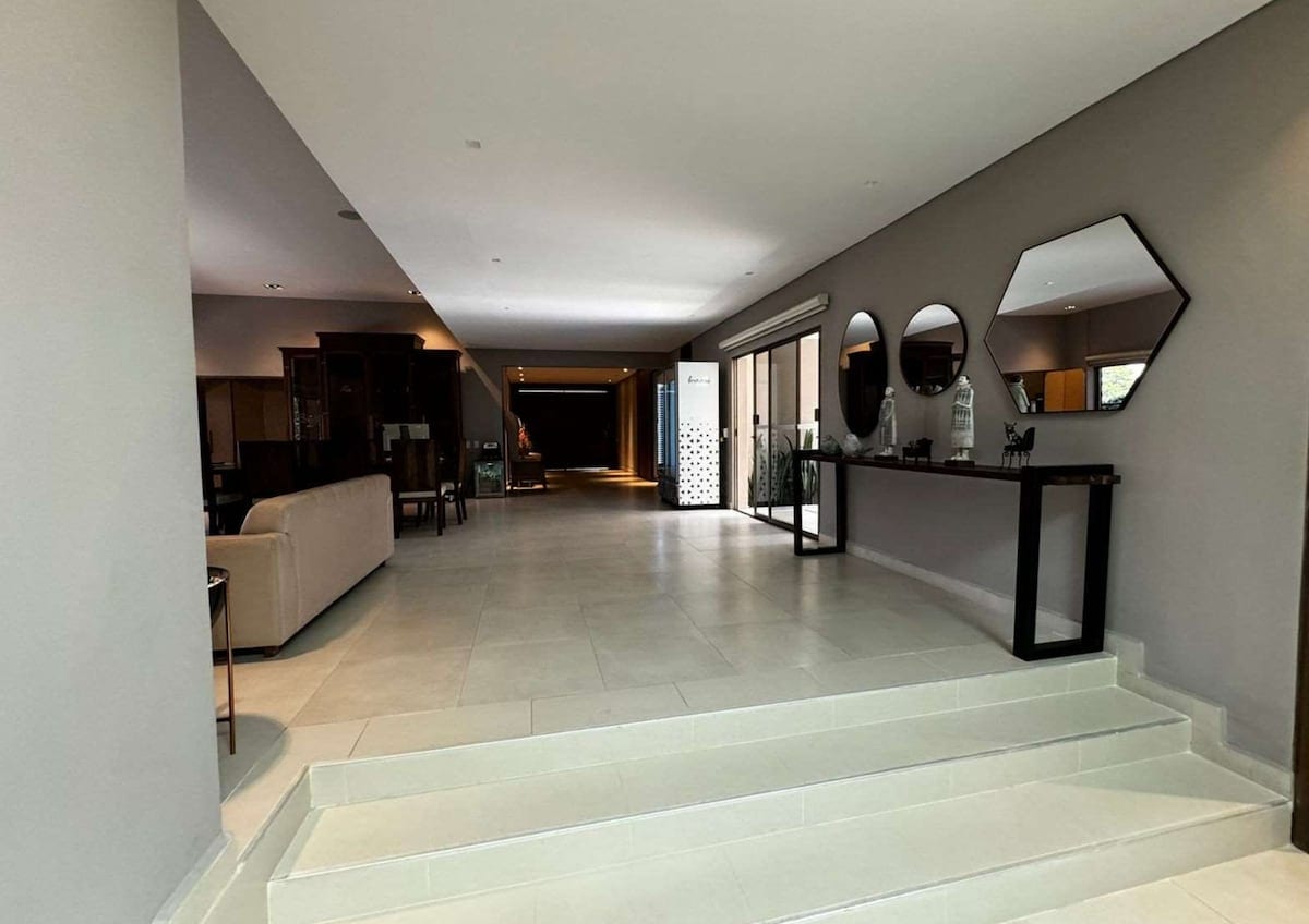 VIP Villa w/ Jacuzzi & Pool