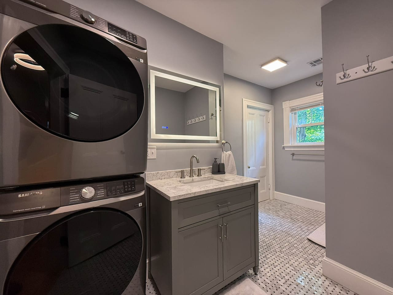 The Manor on Main | Hot Tub, Pond Access, 5 Bedrms