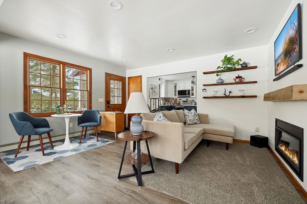 Neutrals, blues, and a whole lot of charm—this space understands the art of ‘home’.