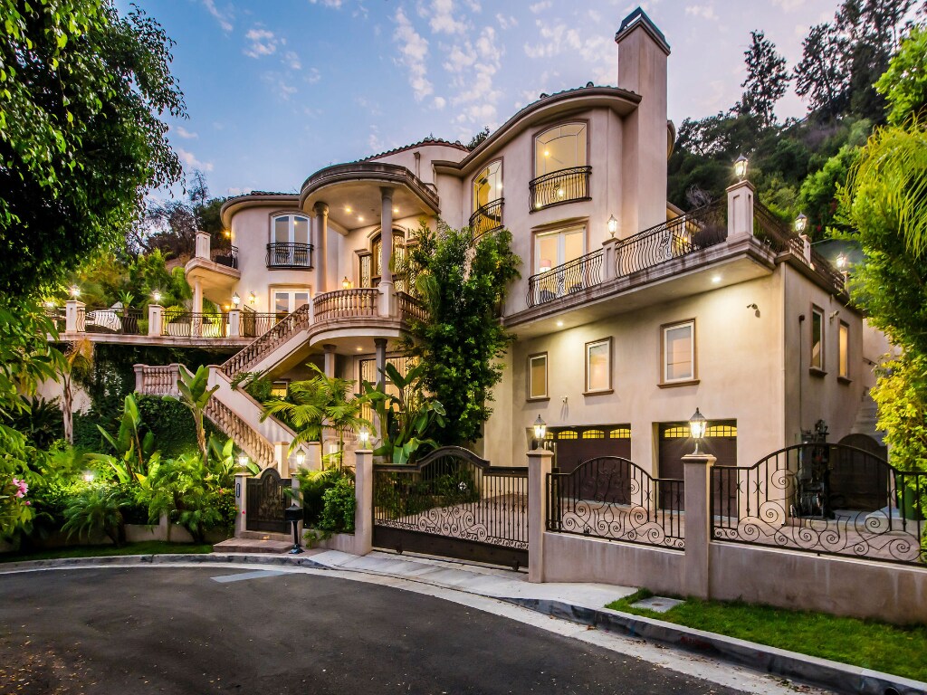 Property Image 2 - Robmar Mansion