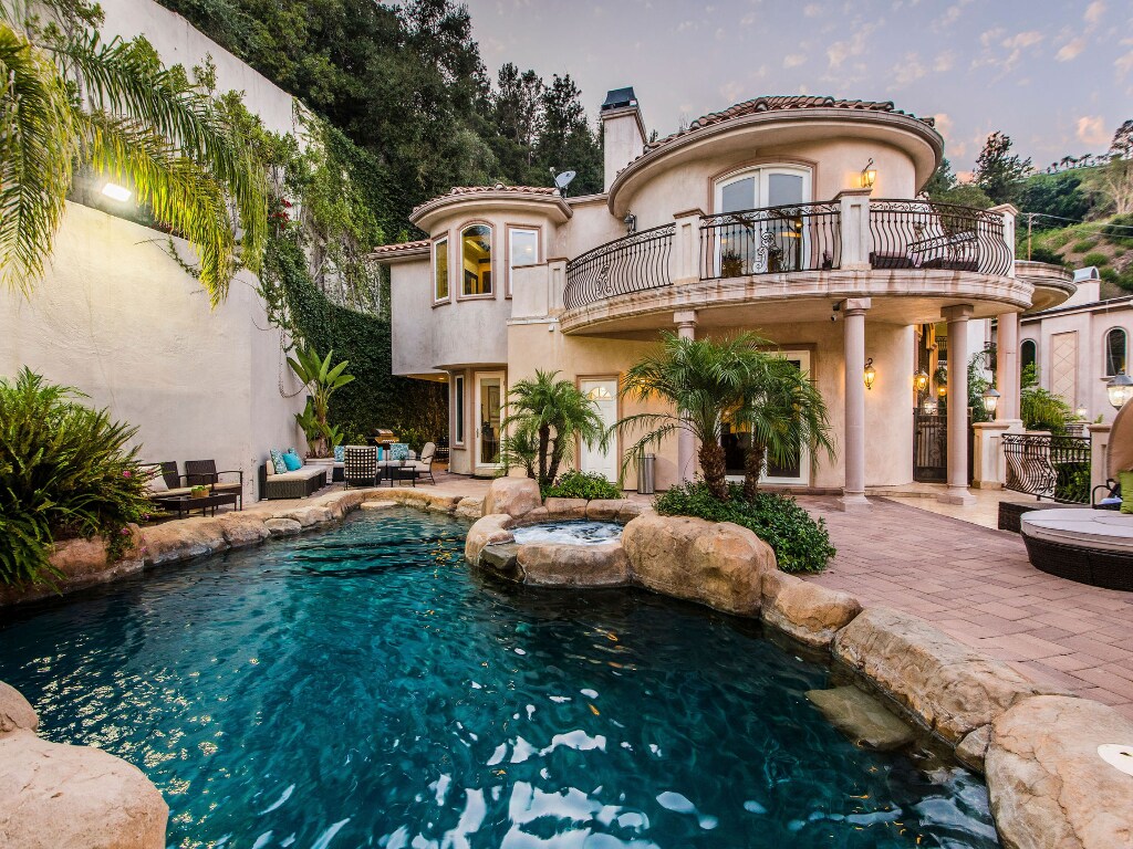 Property Image 1 - Robmar Mansion
