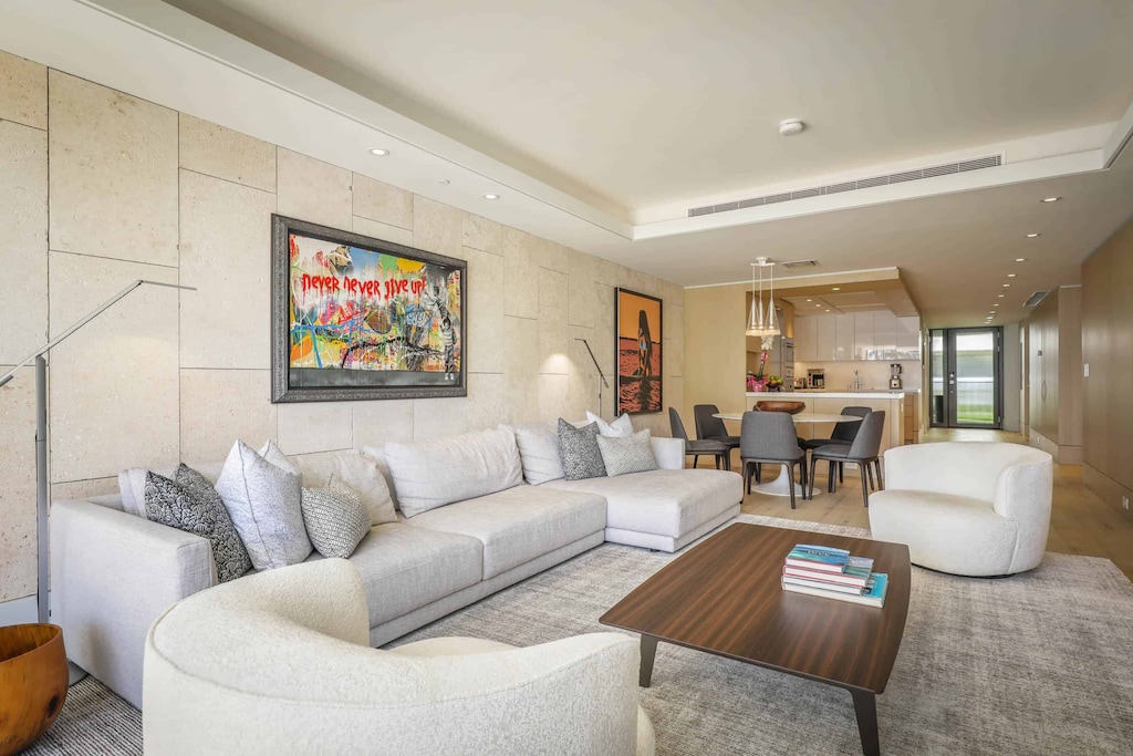 1694622887726-1263-12