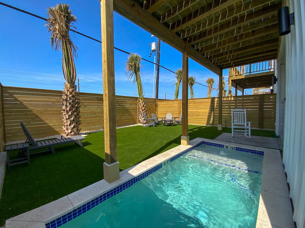 Private pool