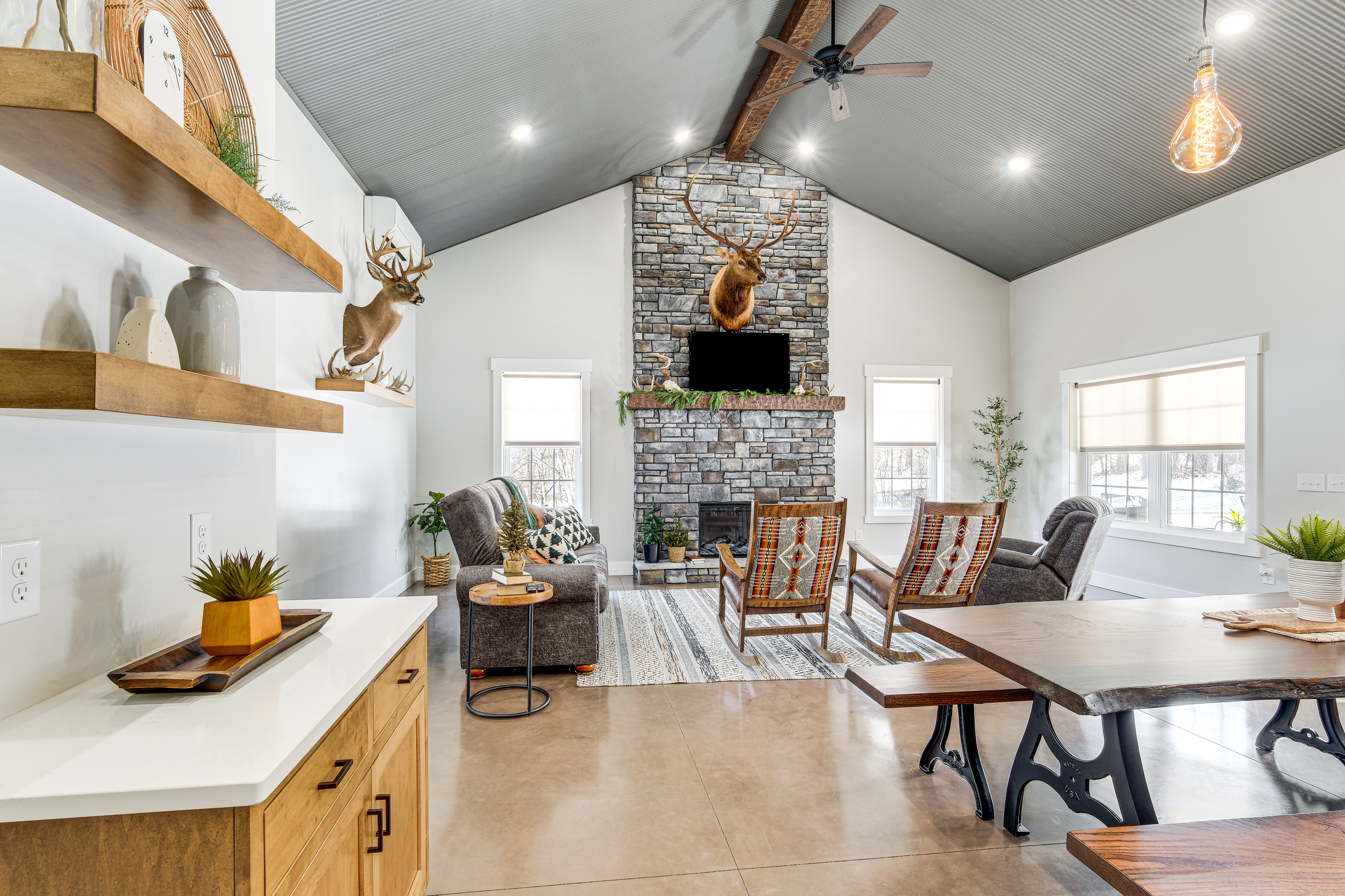 Family Retreat w/ Fire Pit & Yard in Mineral City