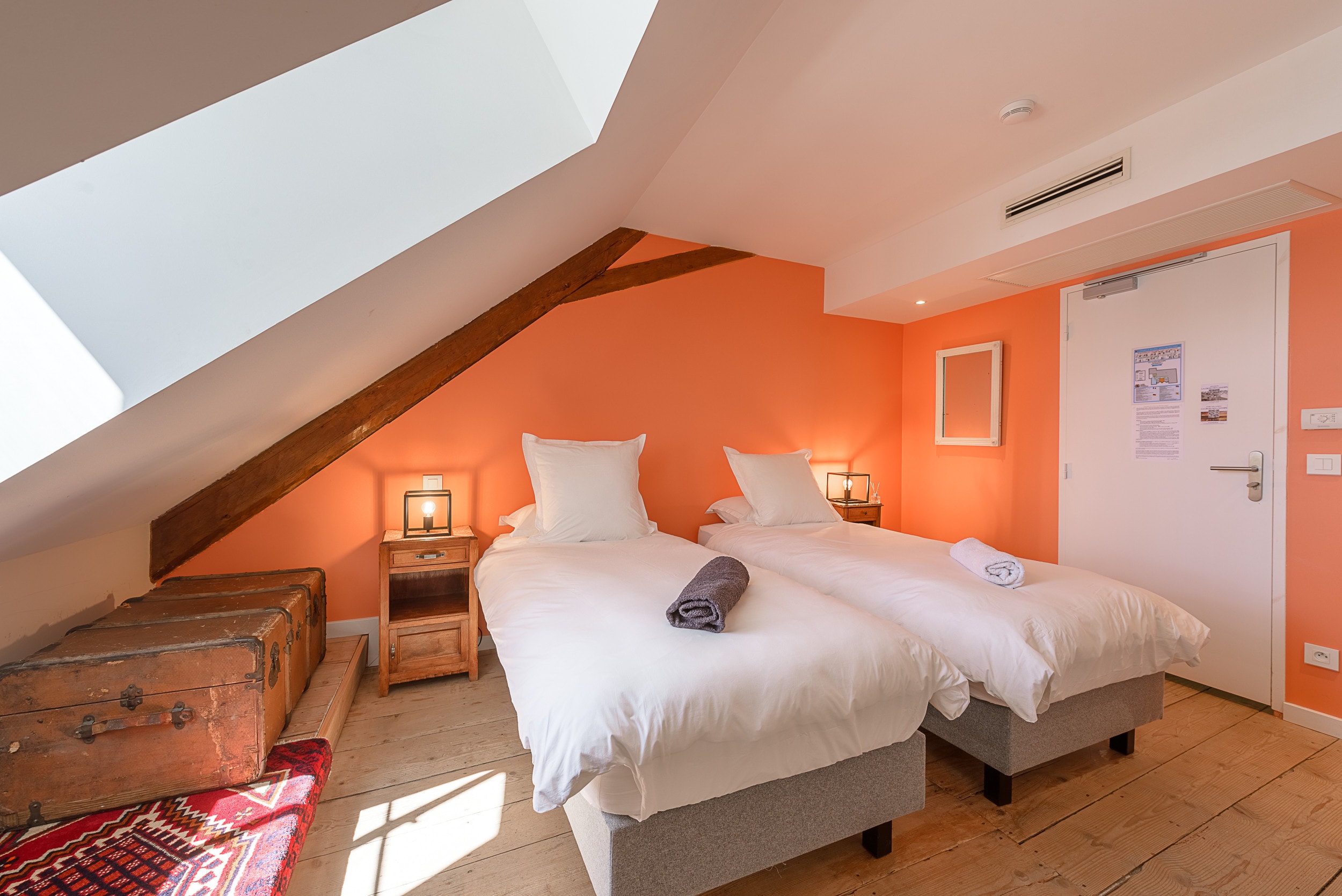 Second floor: Dent de Lanfon bedroom: 2 single beds that can be joined together (90x200)