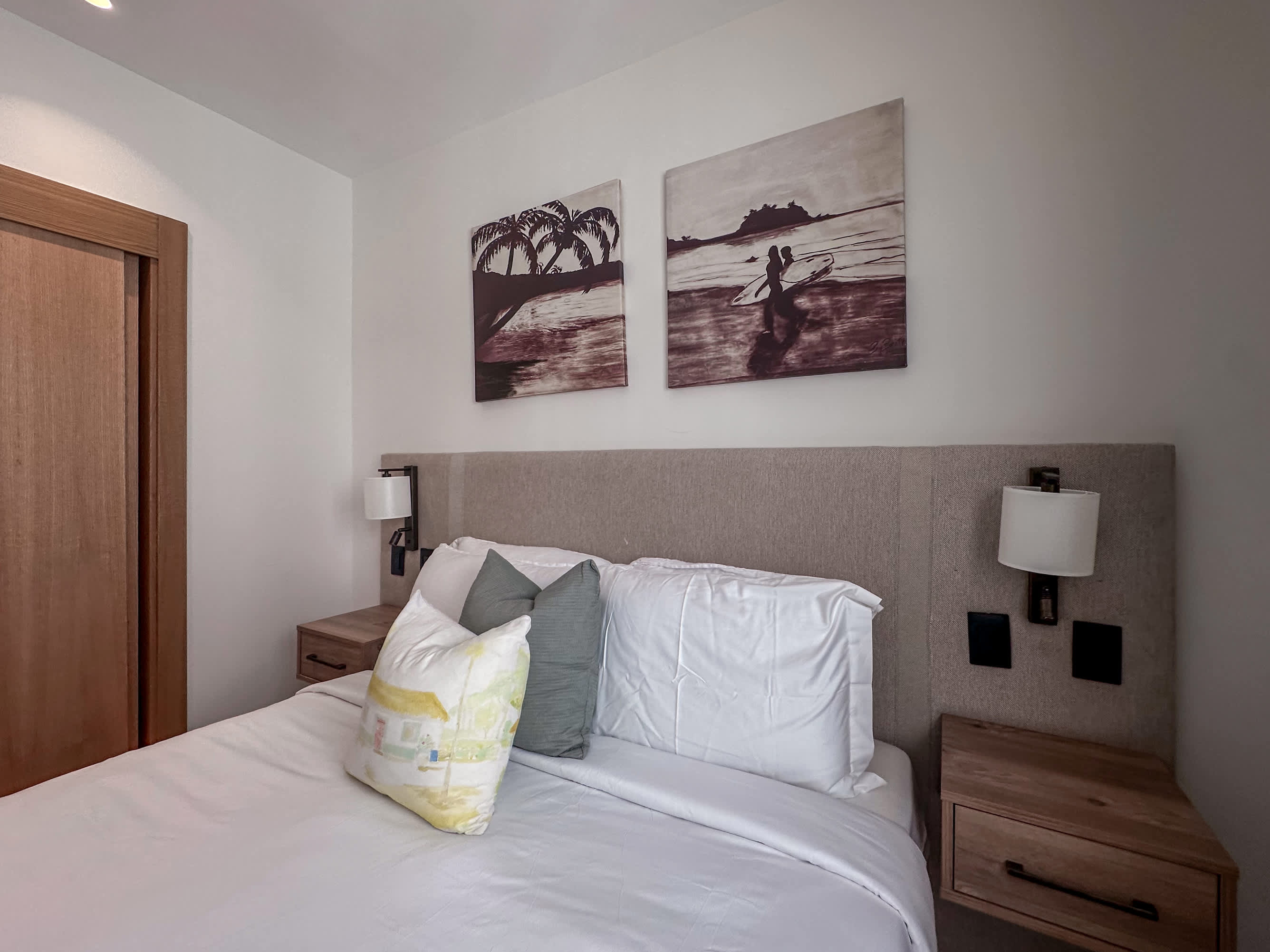 Spectacular Golf front 3BR apartment!