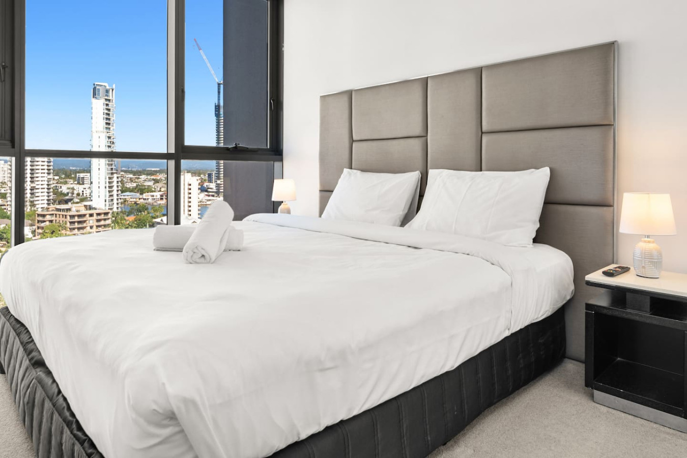 Chic 1BR Getaway Steps from Beach&Surfers Paradise