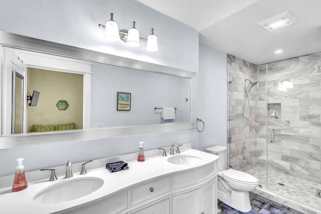 Upstairs Guest Bathroom