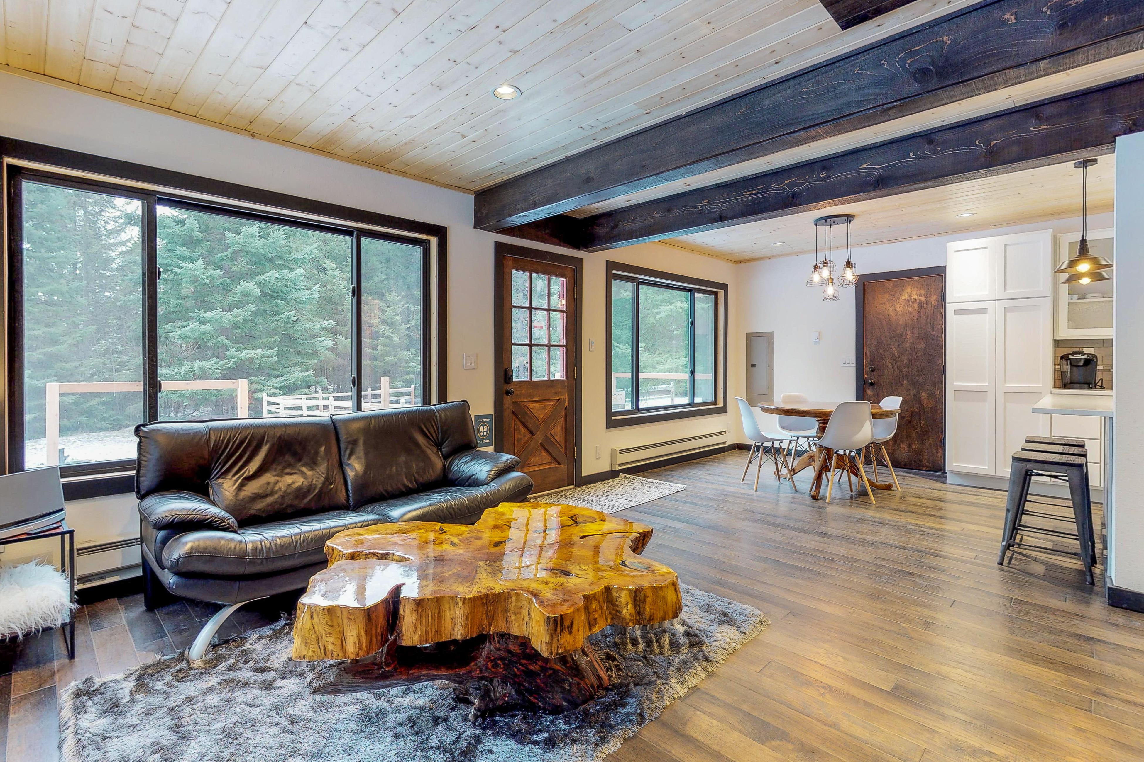 Creekside Cabin Creekside Cabin