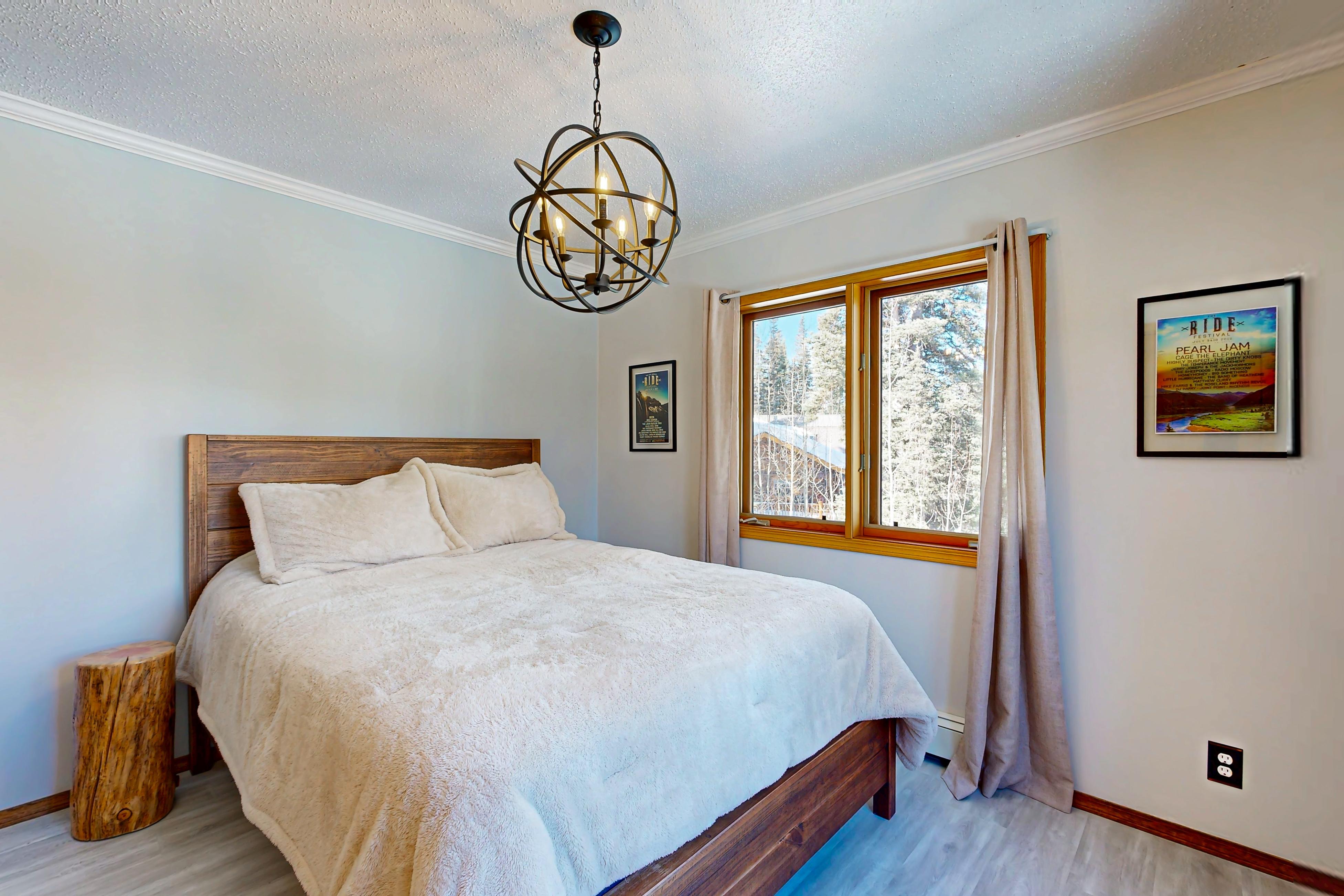  Fox Farm 880 -  Ski Ranch Chalet