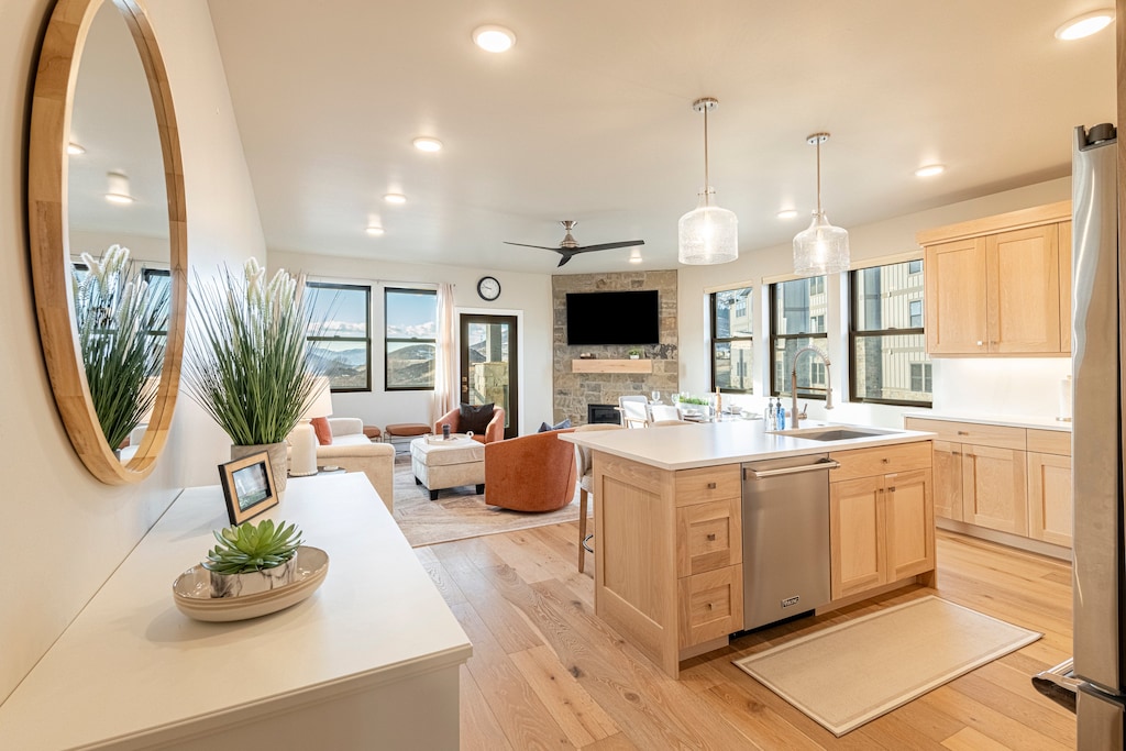 New luxury condo in Mayflower / Deer Valley East Village