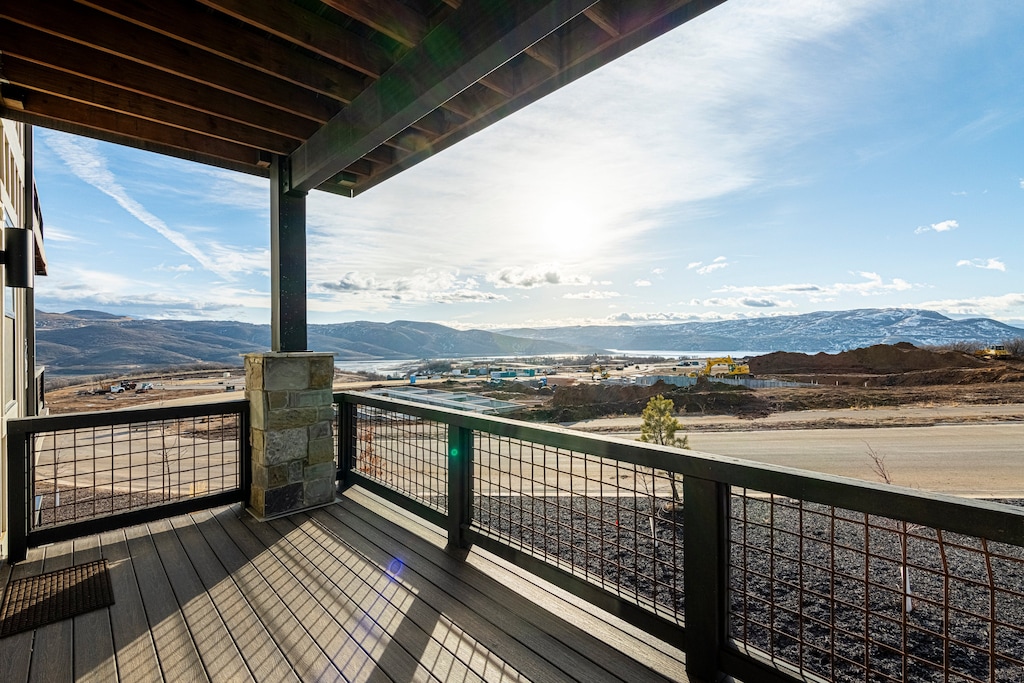 Gorgeous views and minutes to the Jordanelle Reservoir