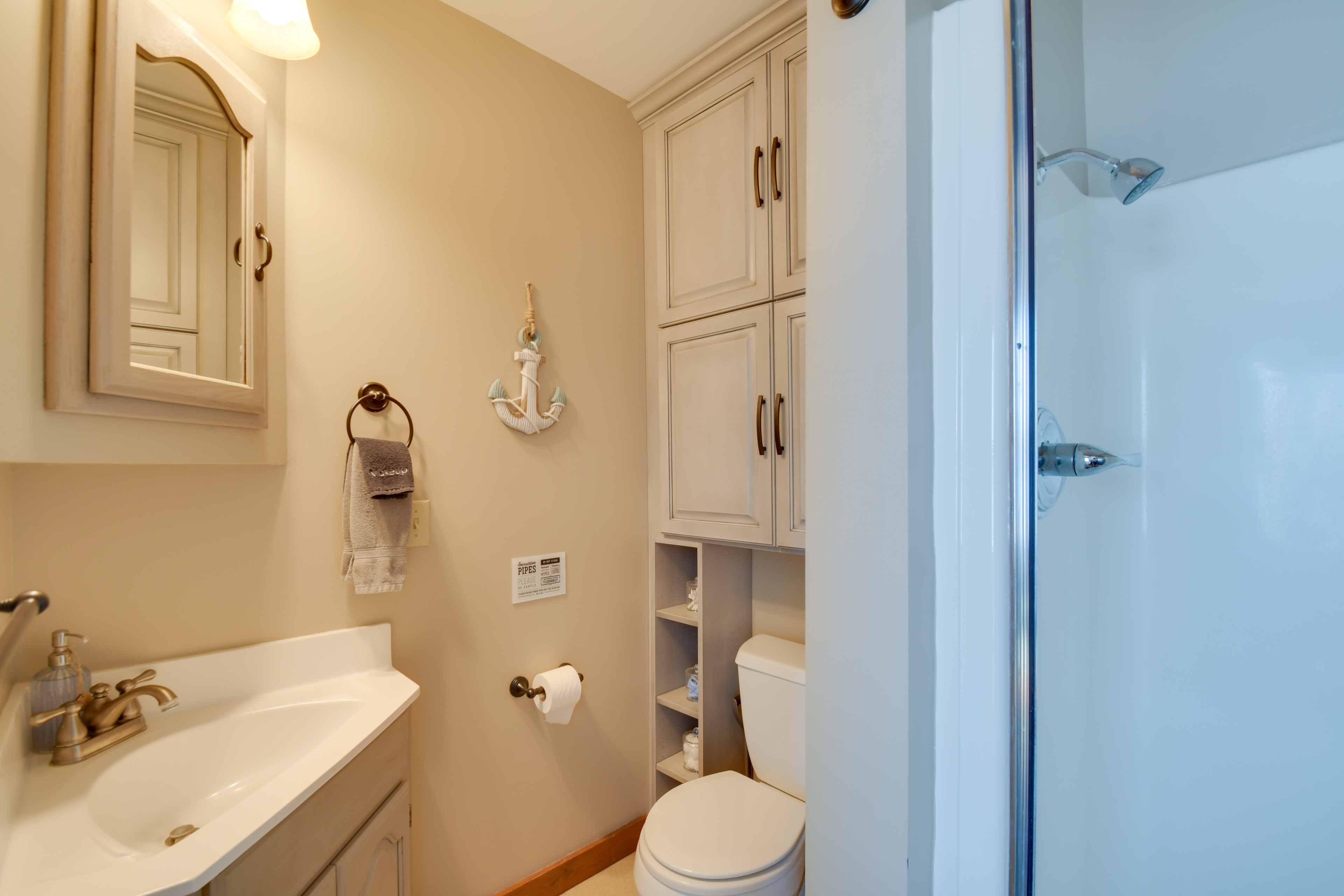 Steps to Mississippi River: Hot Tub Haven!