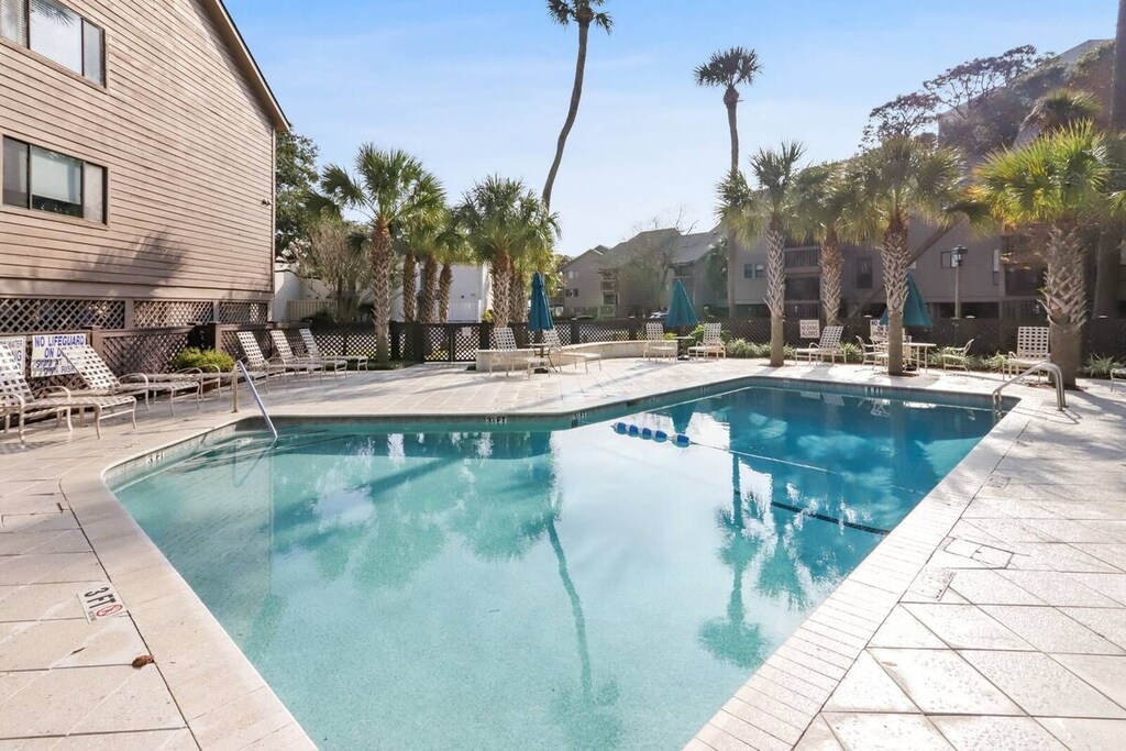 The Moorings Community Pool