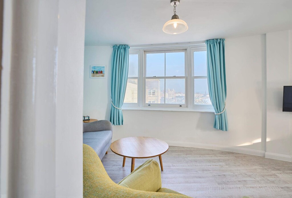 Beachside Gallery, Weymouth - Host & Stay