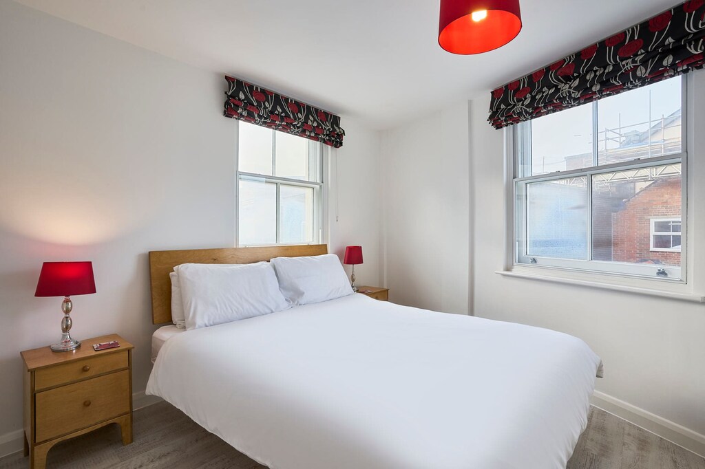 Beachside Gallery, Weymouth - Host & Stay