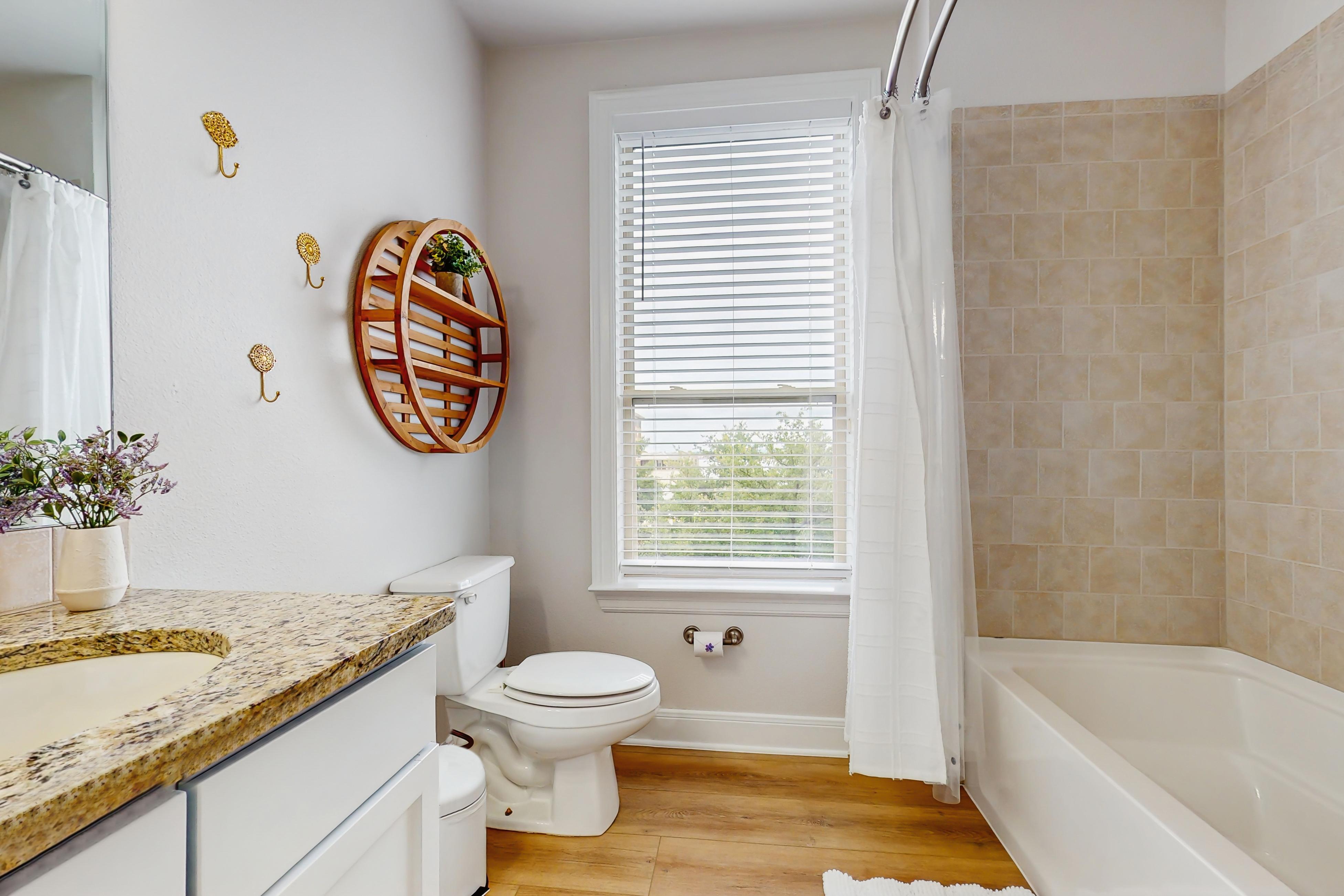 The Waters Condo - Lakefront Oasis