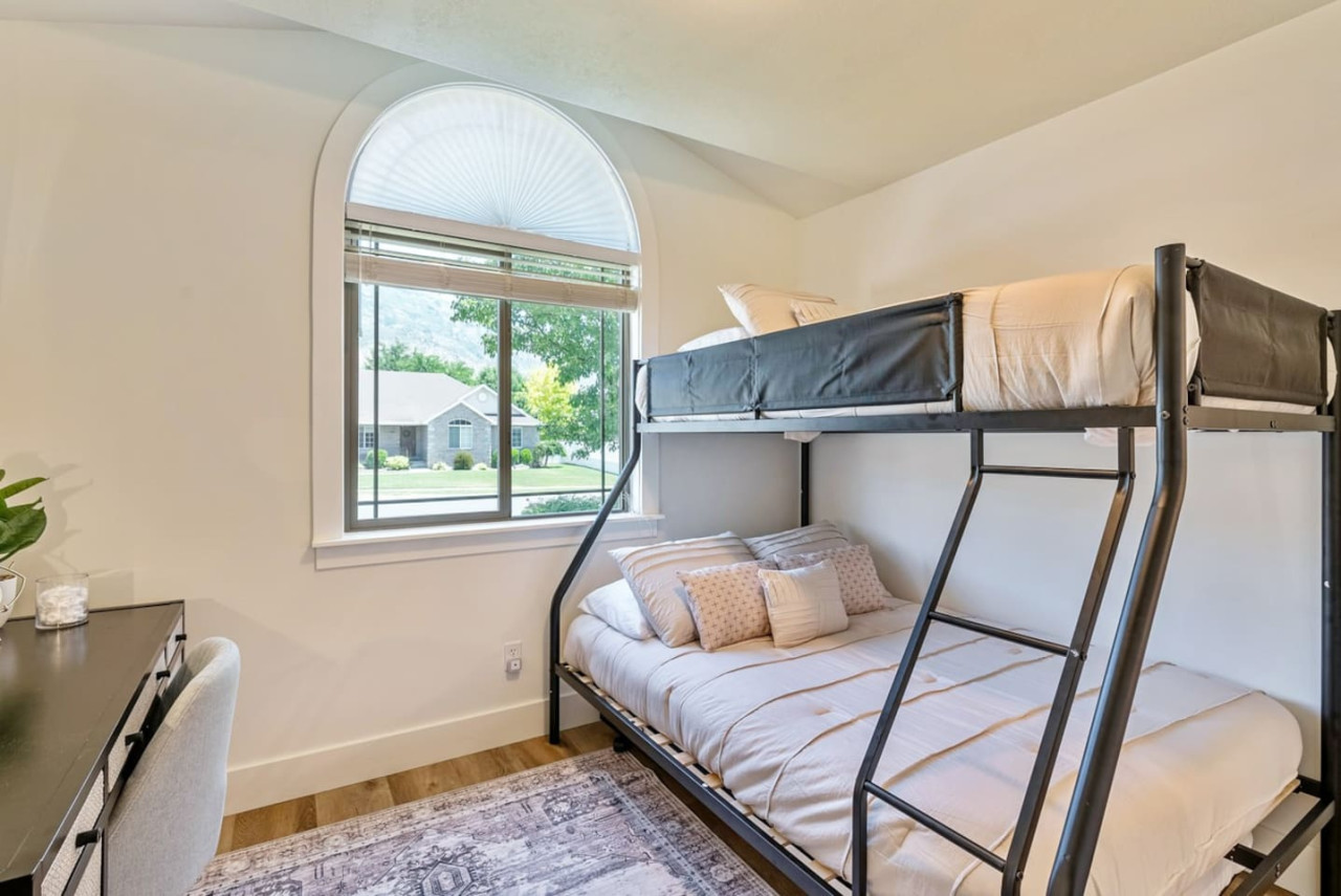 Peakview Paradise | Backyard | Free Massage*