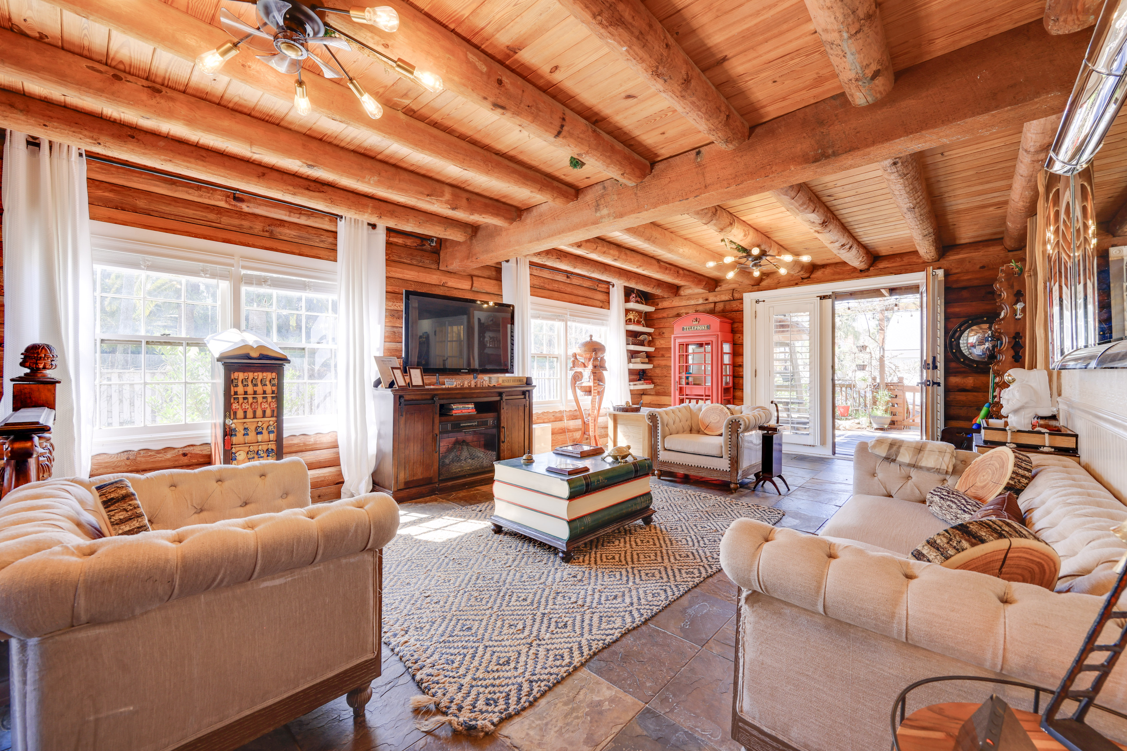 < 4 Mi to Boat Ramp & Mickler Beach: Unique Cabin