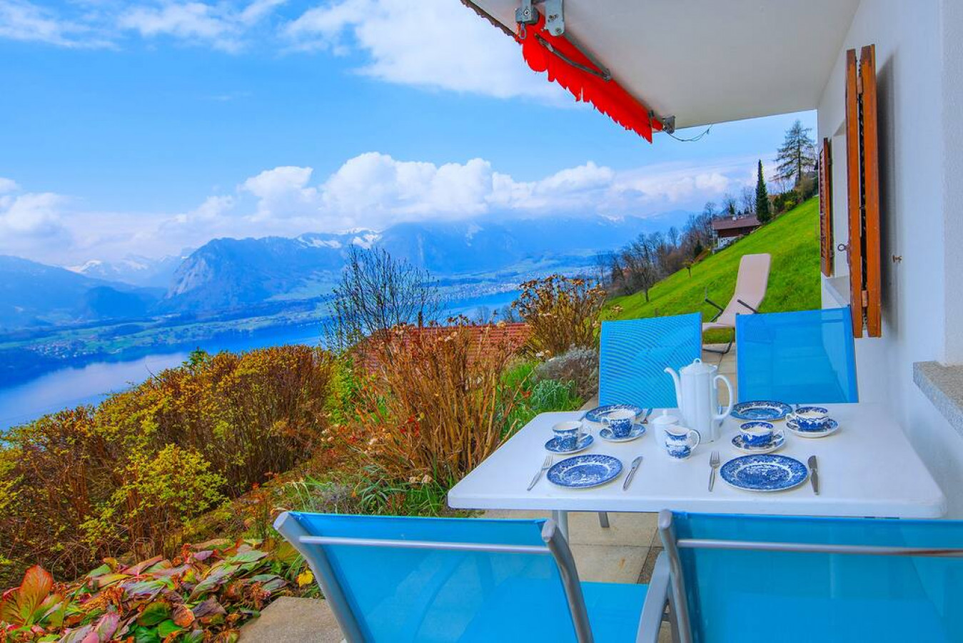 Property Image 1 - Stunning Views Alps & Lake - Apart. Lena Down