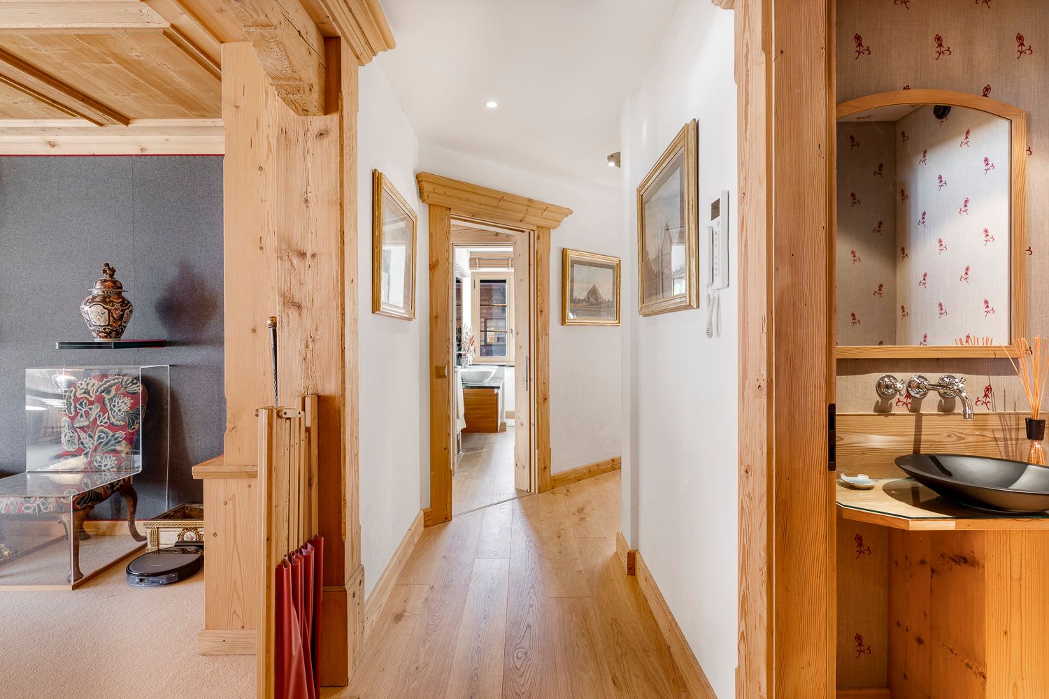 hallway from the bedrooms 