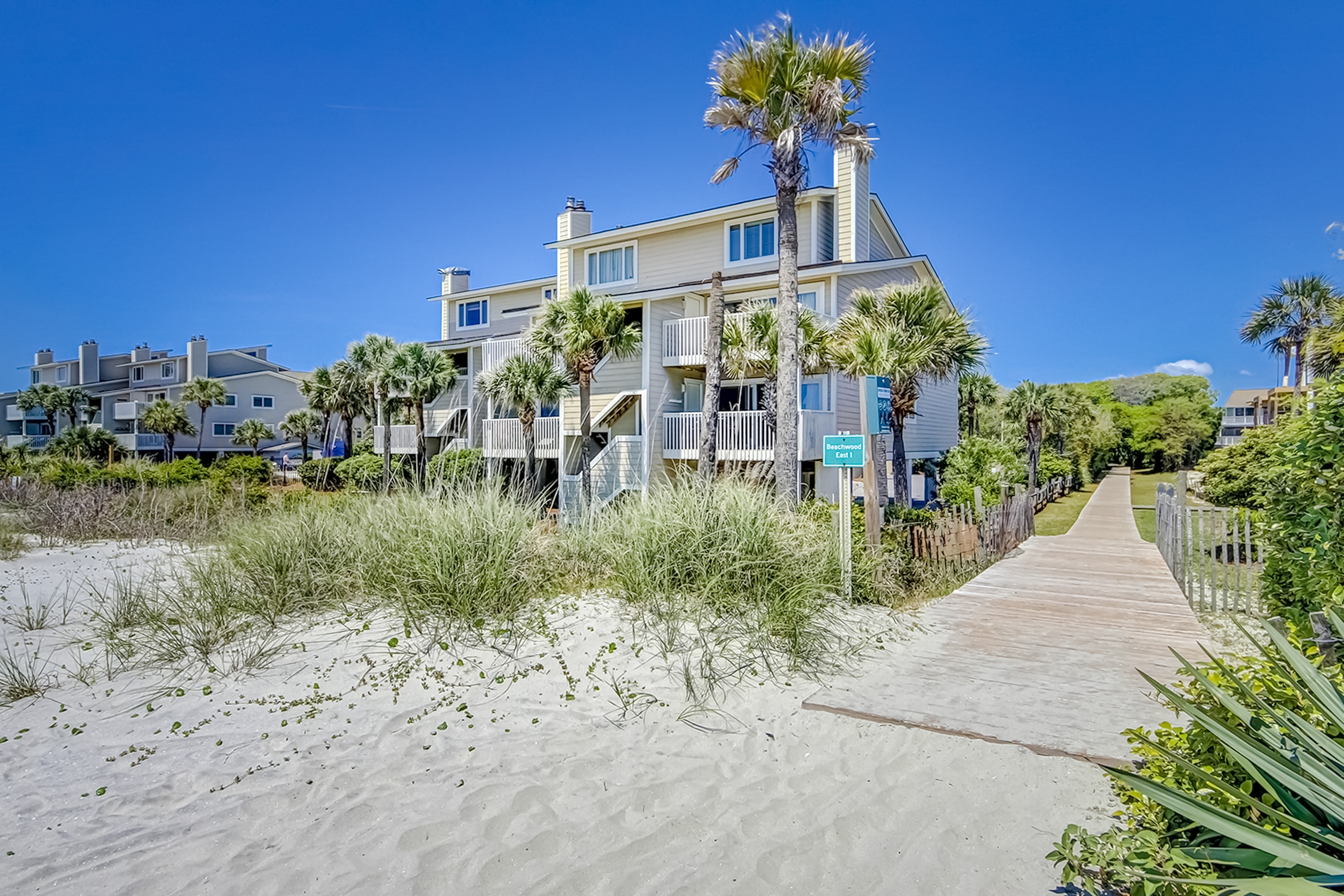Beautiful view of Luxury Oceanfront Homes With Private Washer And Dryer