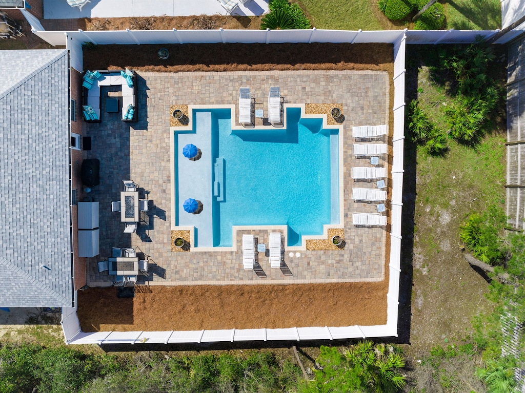 Bird-eye view of the backyard and its amenities.