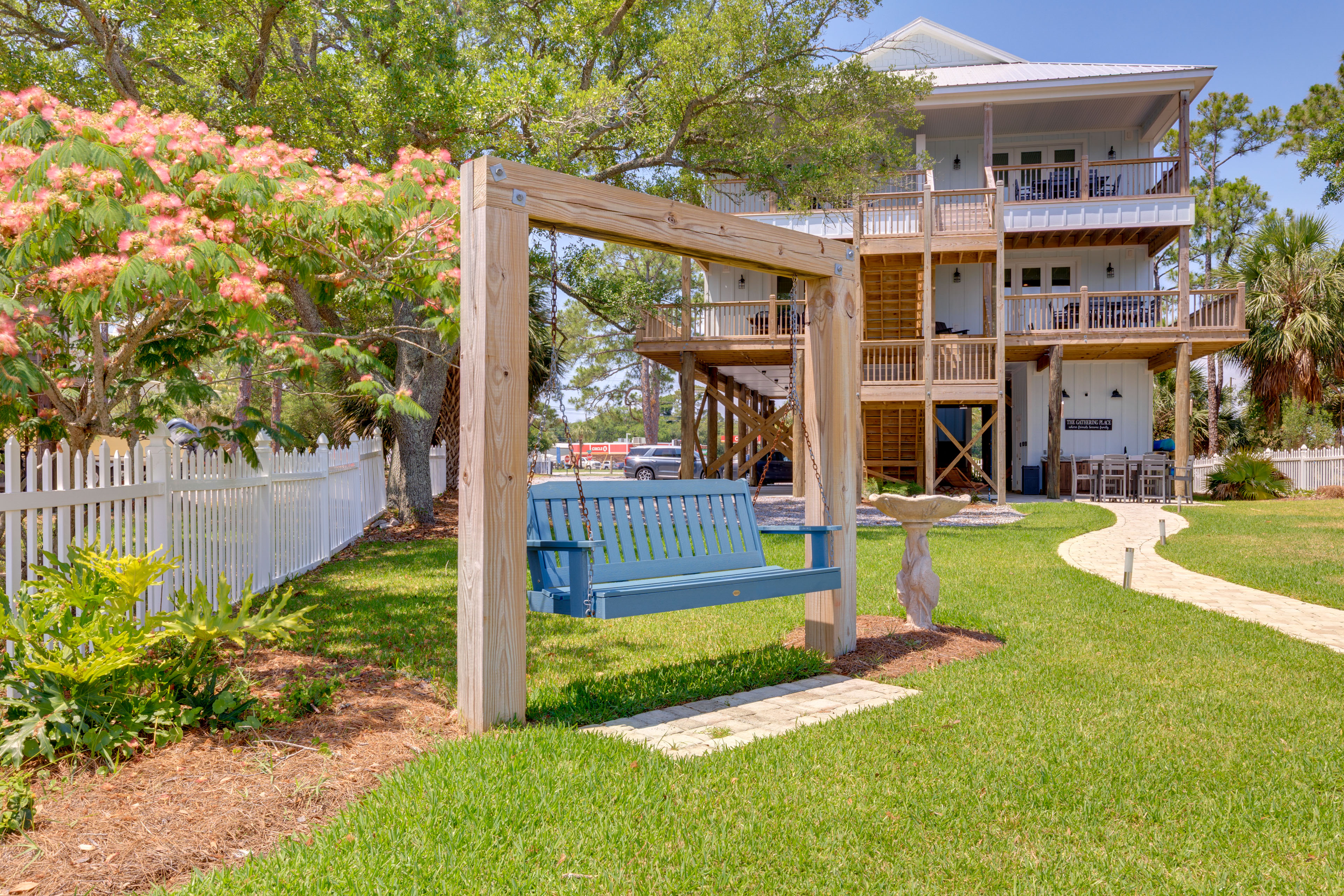 Luxe Family Condo w/ Bay View in Dauphin Island!