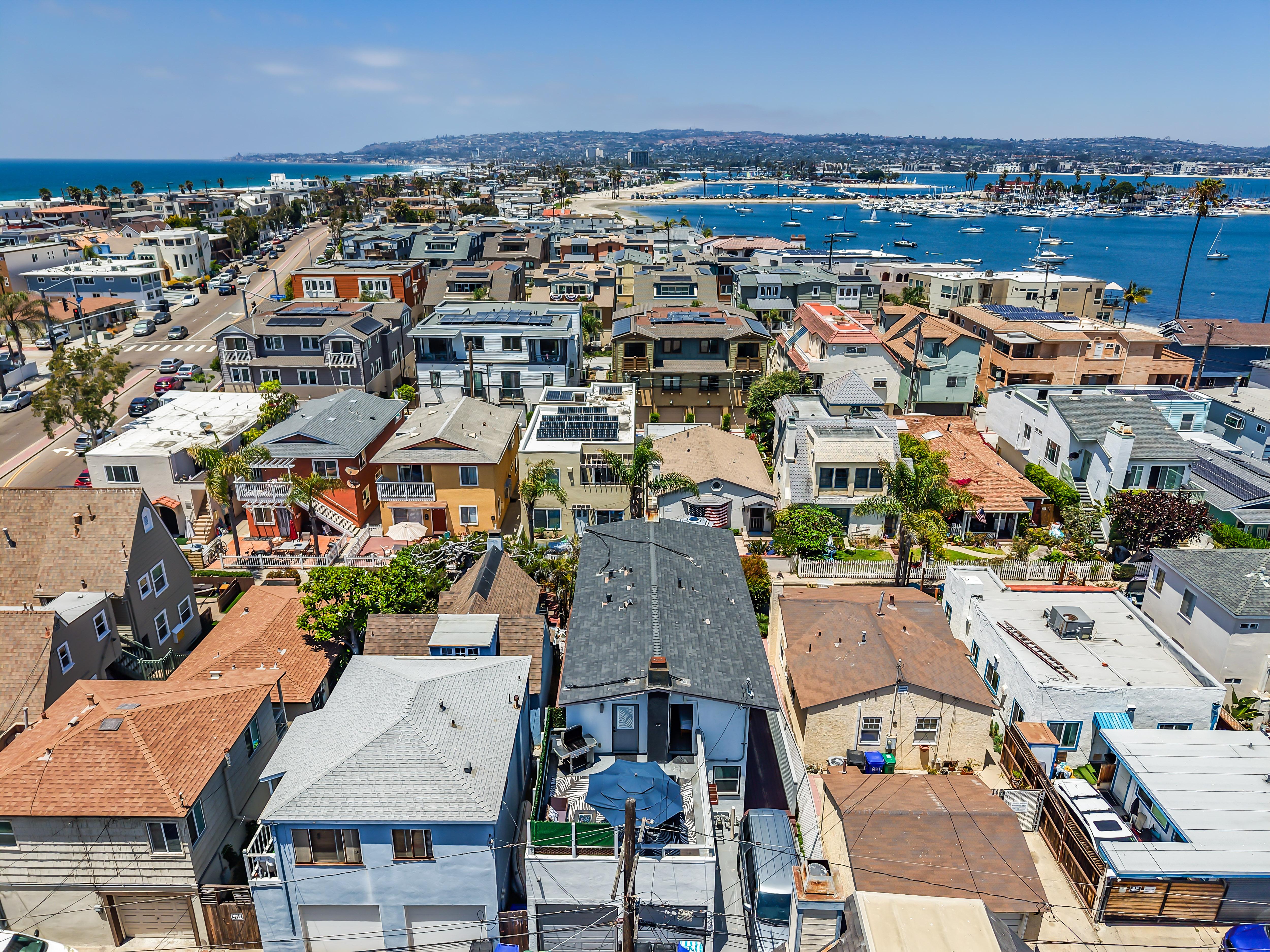 J819 - Ocean Paradise