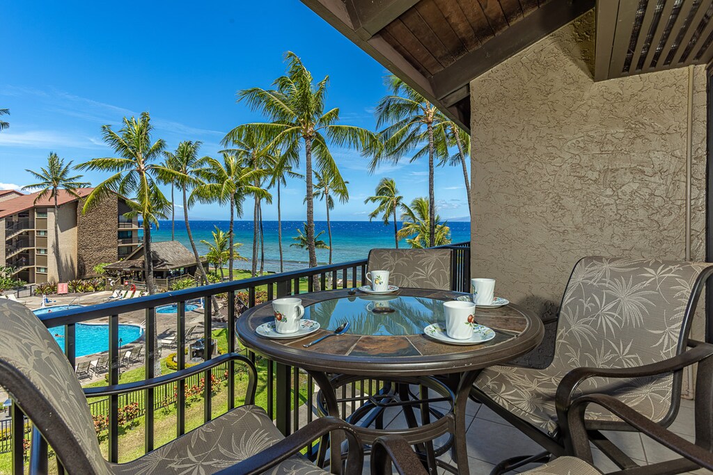 Stunning Ocean View Lanai