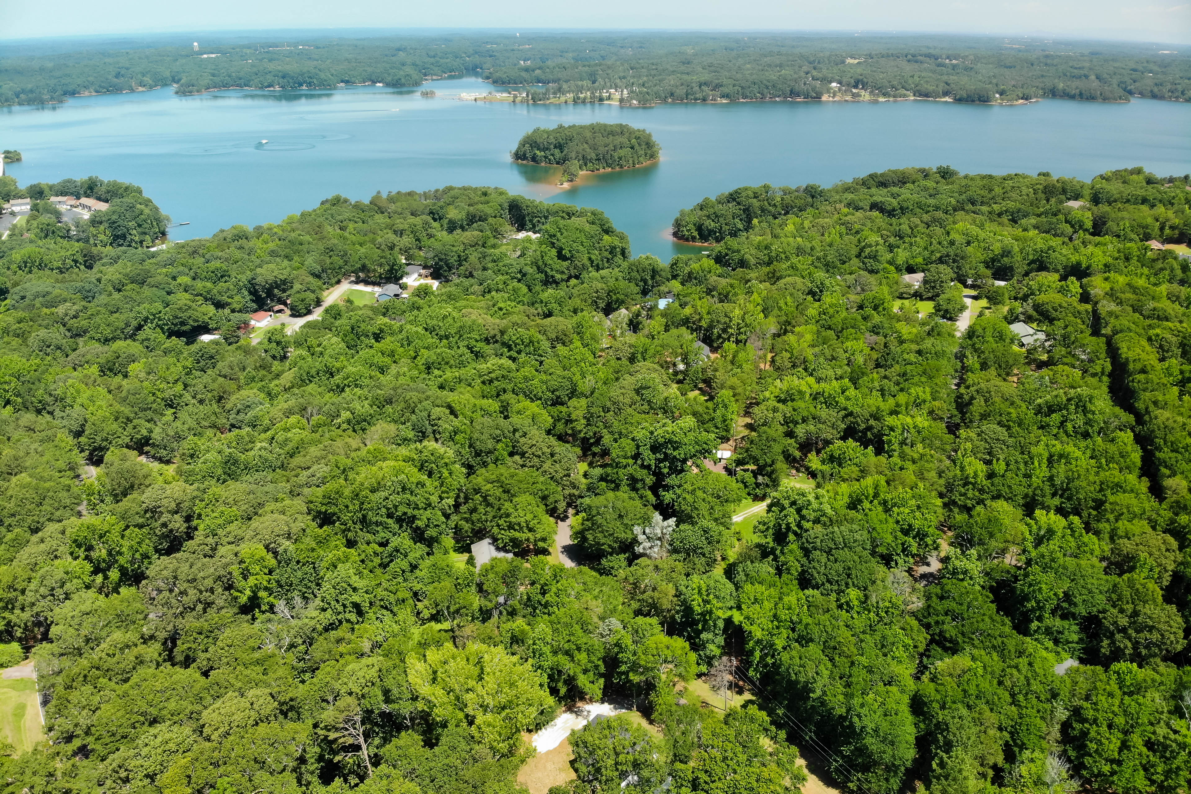 1 Mi to Lake Hartwell: Updated Retreat w/ Patio!