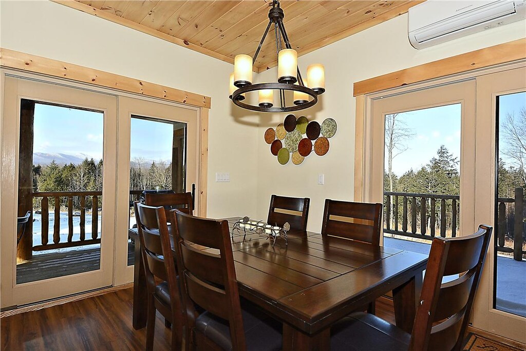 Main Level - Dining Area