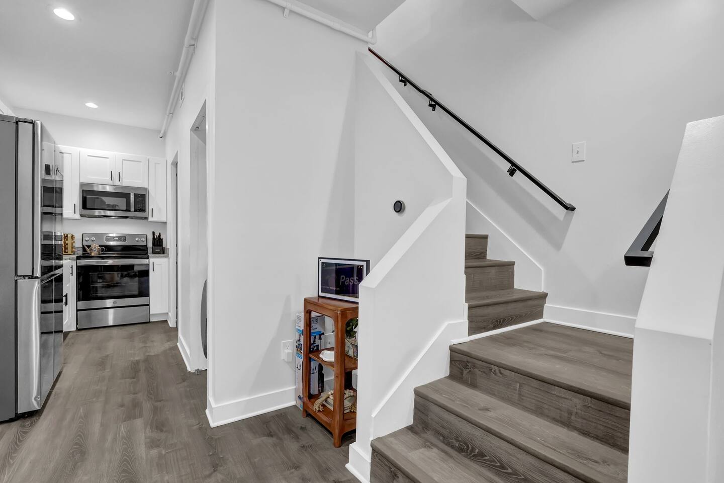 The Business Bungalow-5 mins from Airport