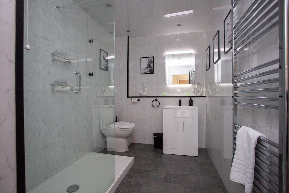 Modern 3 Bed Flat Balloch Modern 3 Bed Flat Balloch