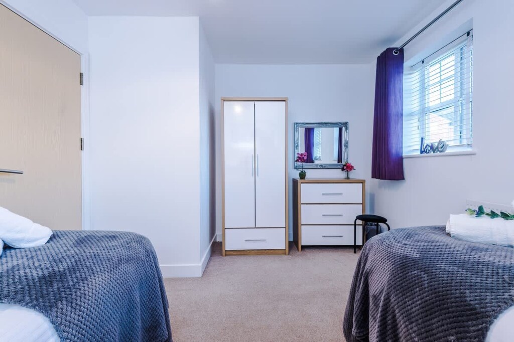 Bedroom 1 on the first floor can be configured into one super-king or two singles.