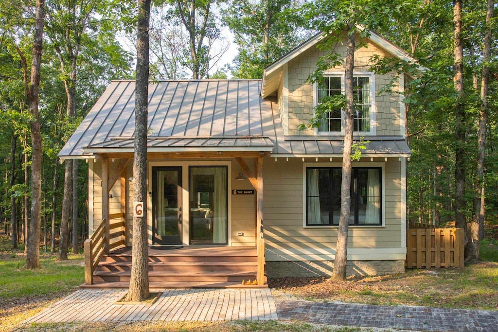 Welcome to the Roost