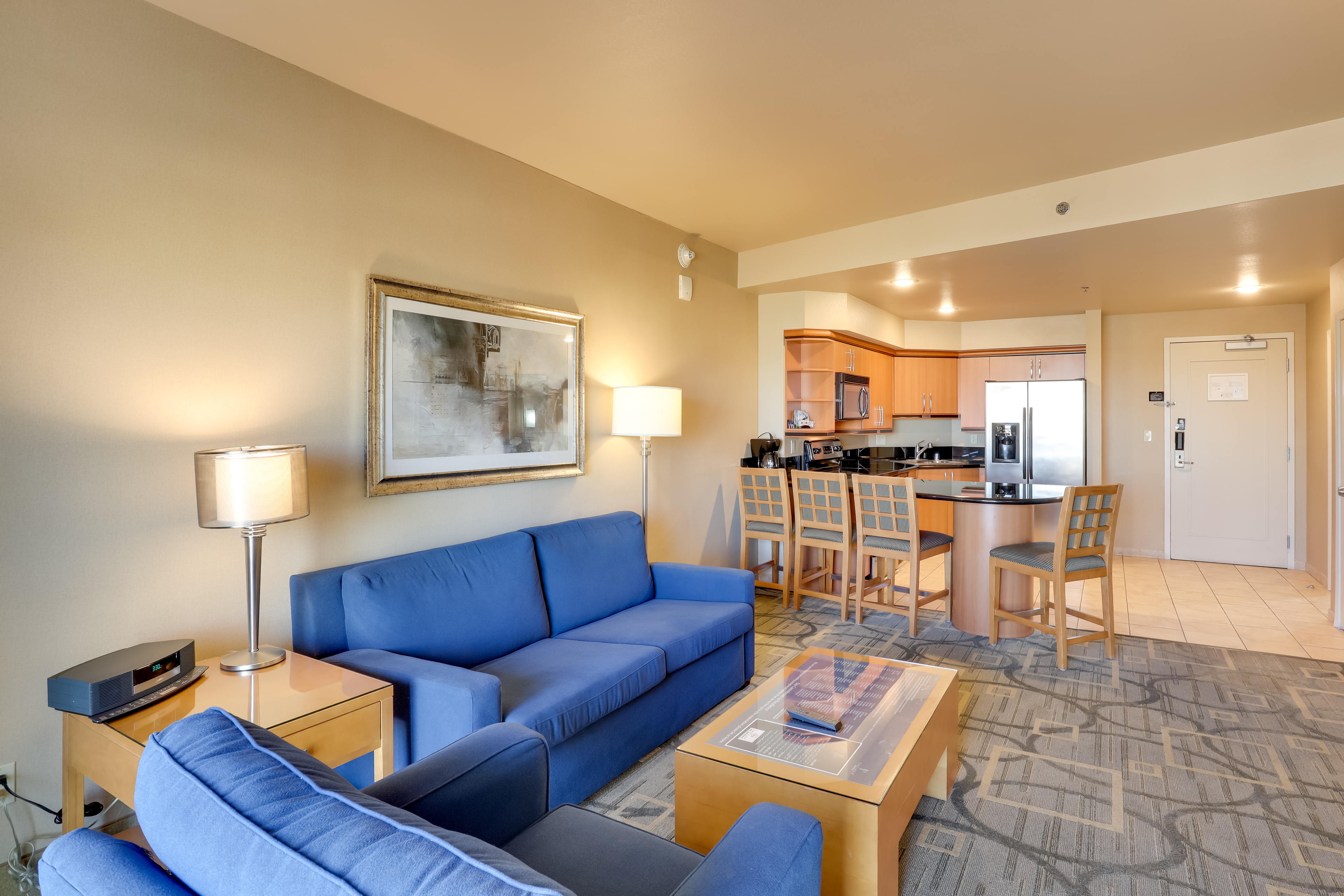 Luxury Condo Steps From Dining, Bars & Shows!