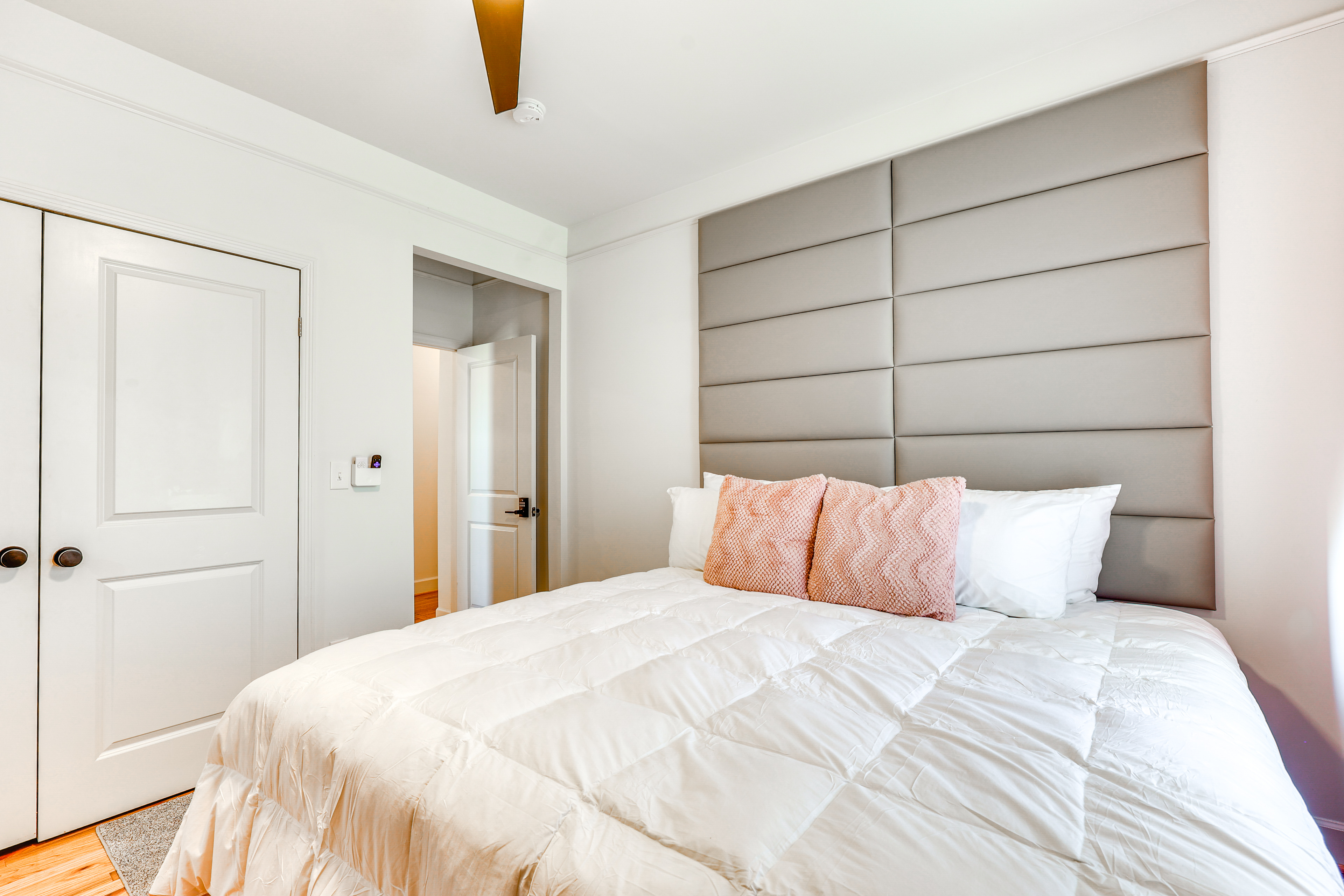 Walk to Amphitheater: Sleek Birmingham Retreat!