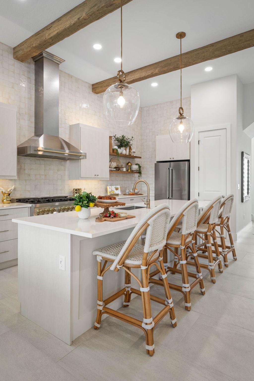 Bright Airy Kitchen to Prepare All your Favorite Meals