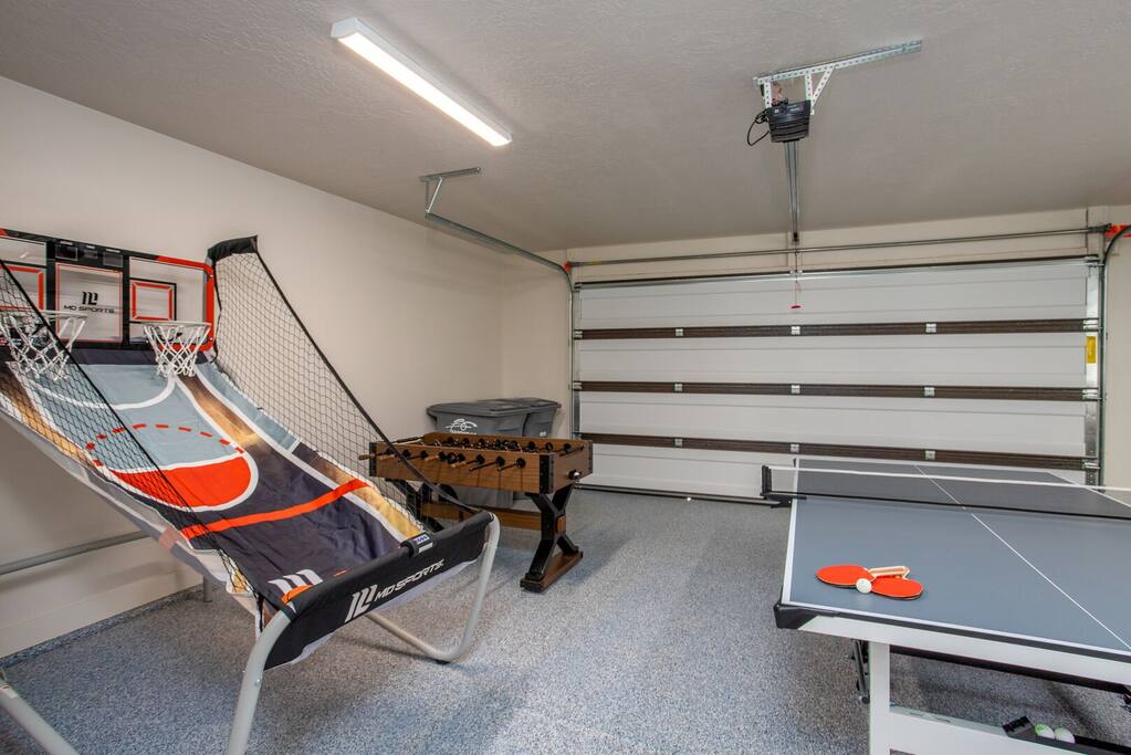Game Room in the Garage 2298
