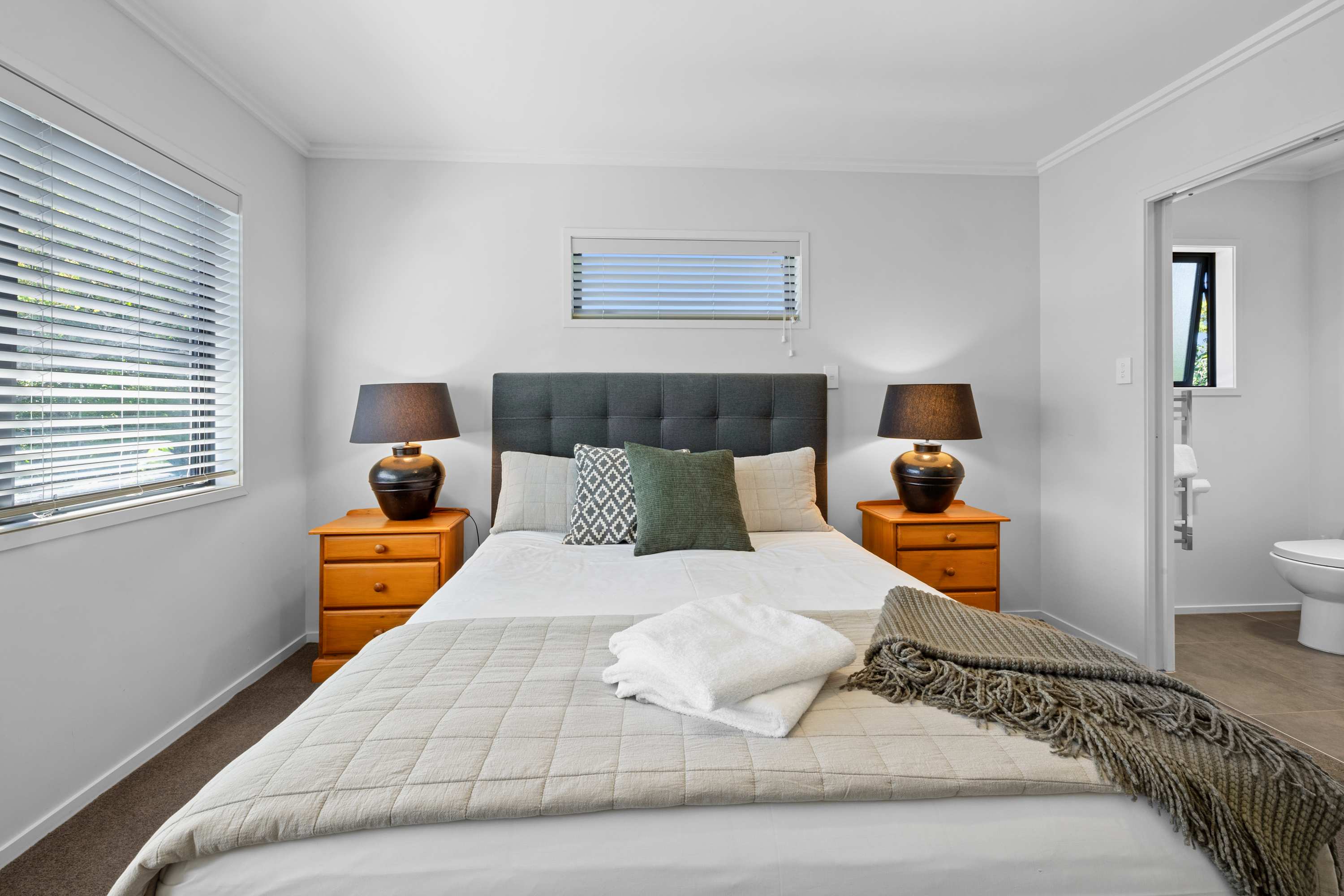 Stylish Apartment by Scenic Coastal Walkway Stylish Apartment by Scenic Coastal Walkway