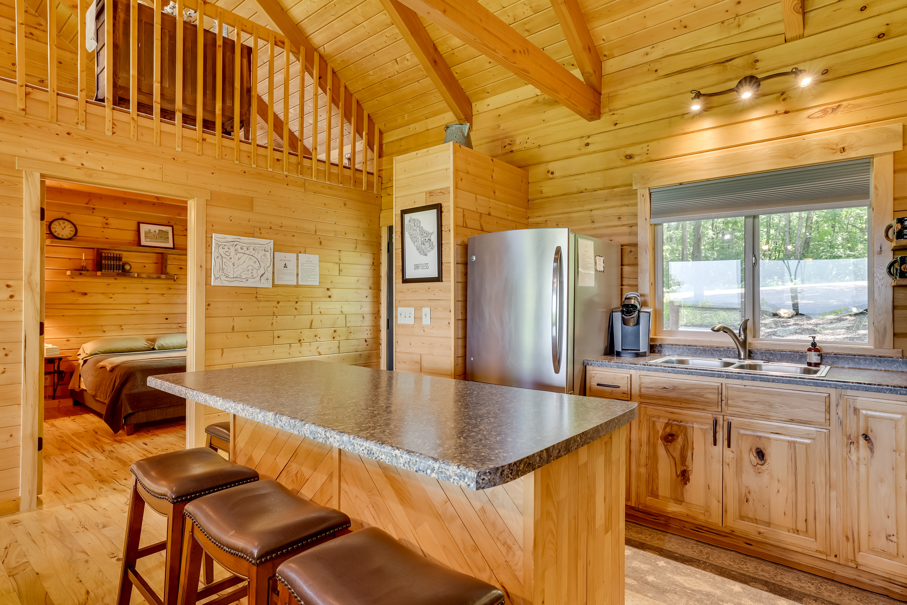 'Pettinger' Getaway w/ Views in Mindoro!